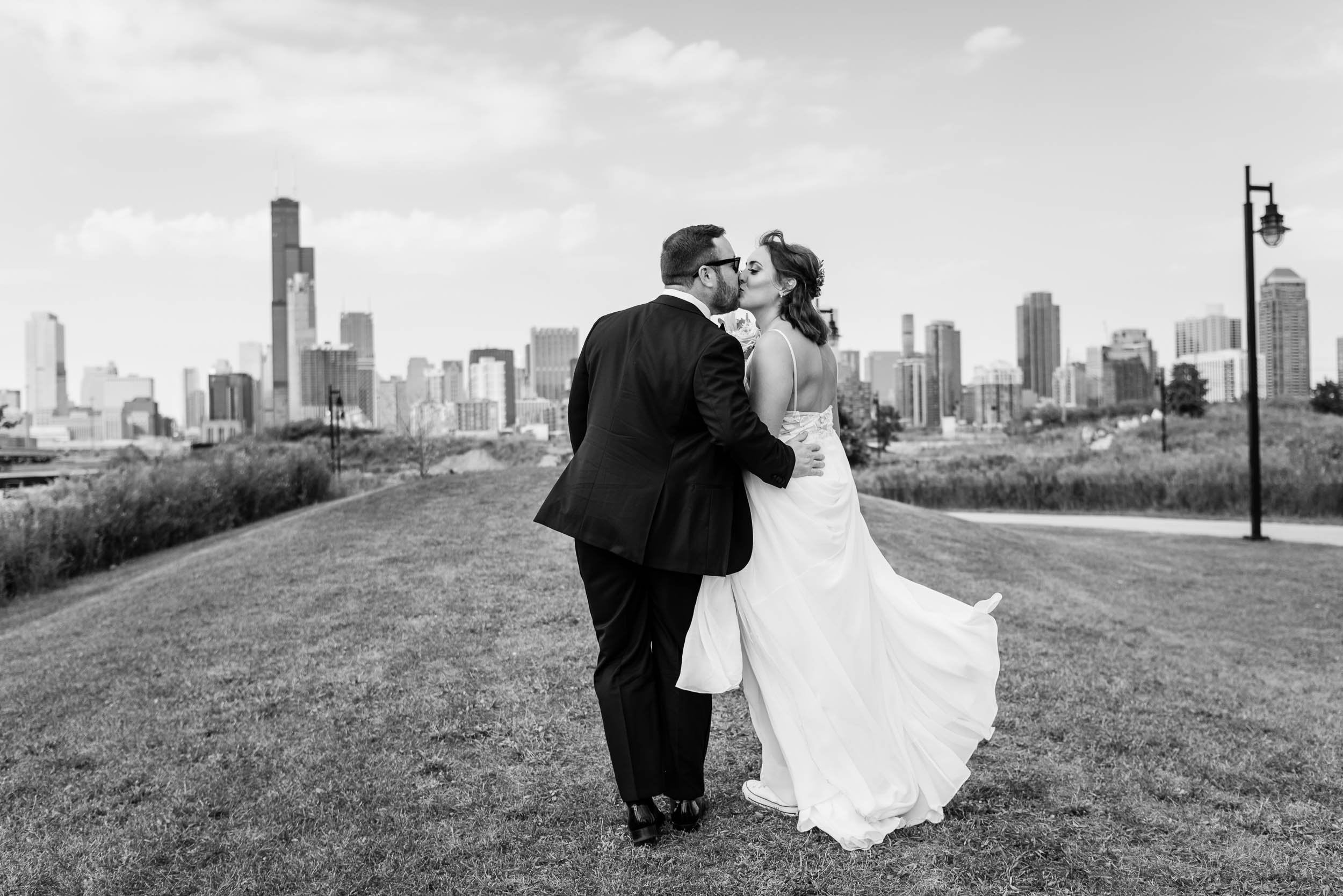Ping Tom Park | Outdoor Wedding Party Photo | Chicago IL