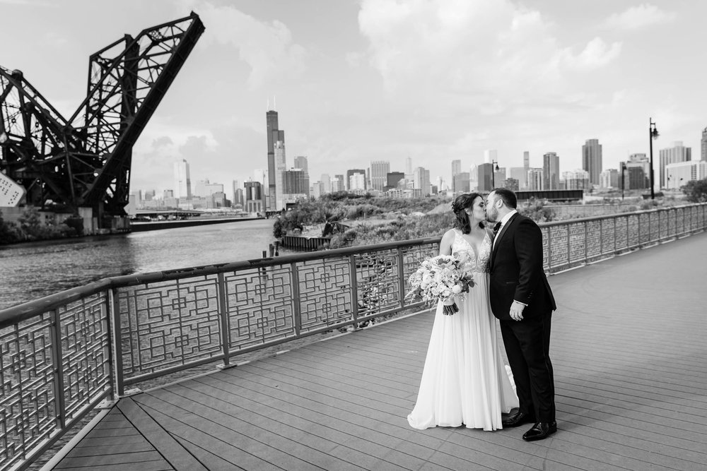 Ping Tom Park | Outdoor Wedding Party Photo | Chicago IL