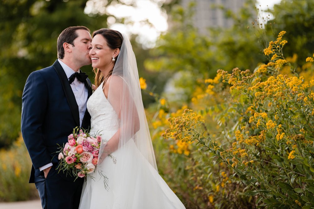 Lincoln Park | Outdoor Wedding Photos | Chicago IL