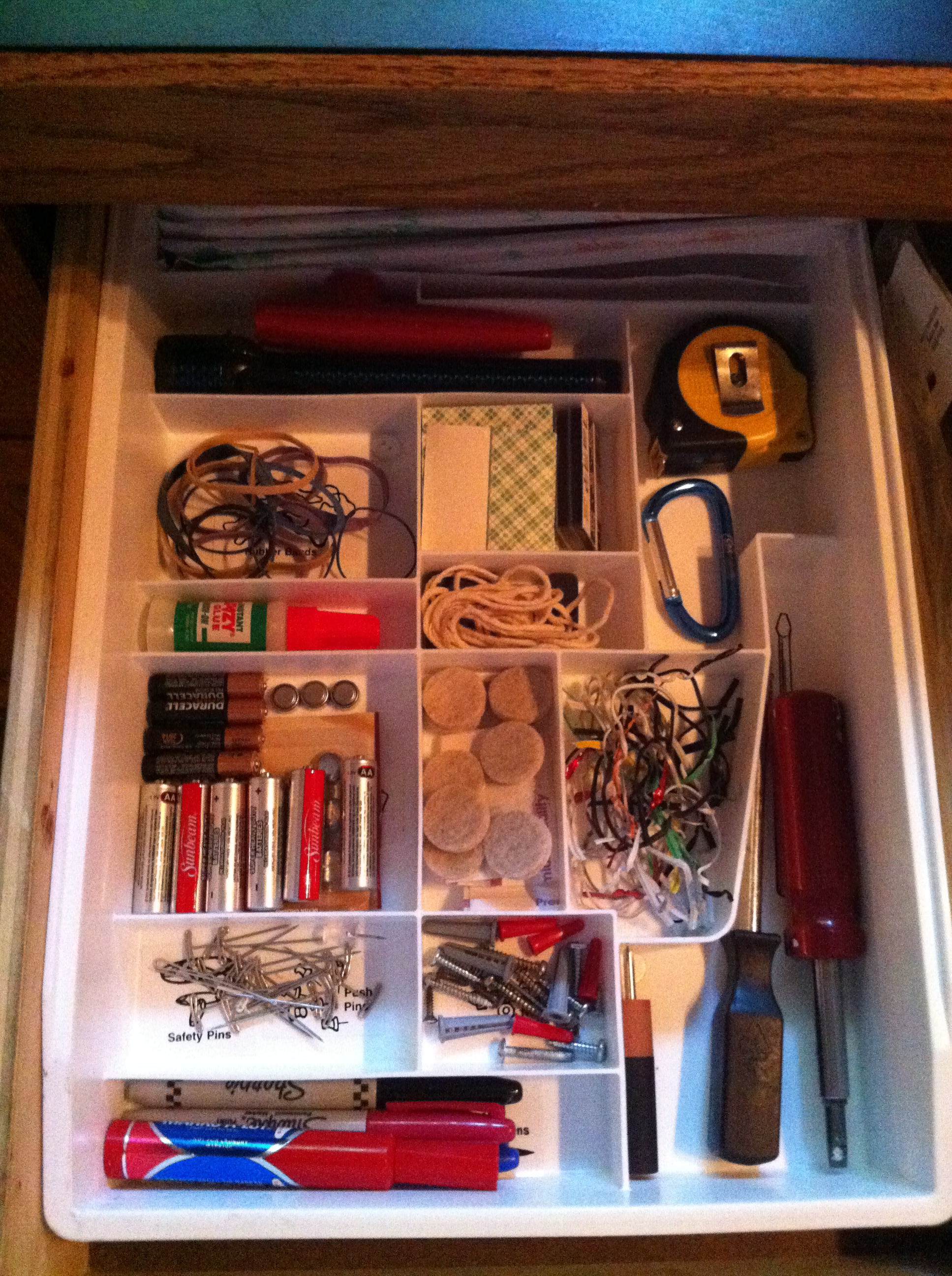 Here's the bottom compartment - please click to take a closer look inside!