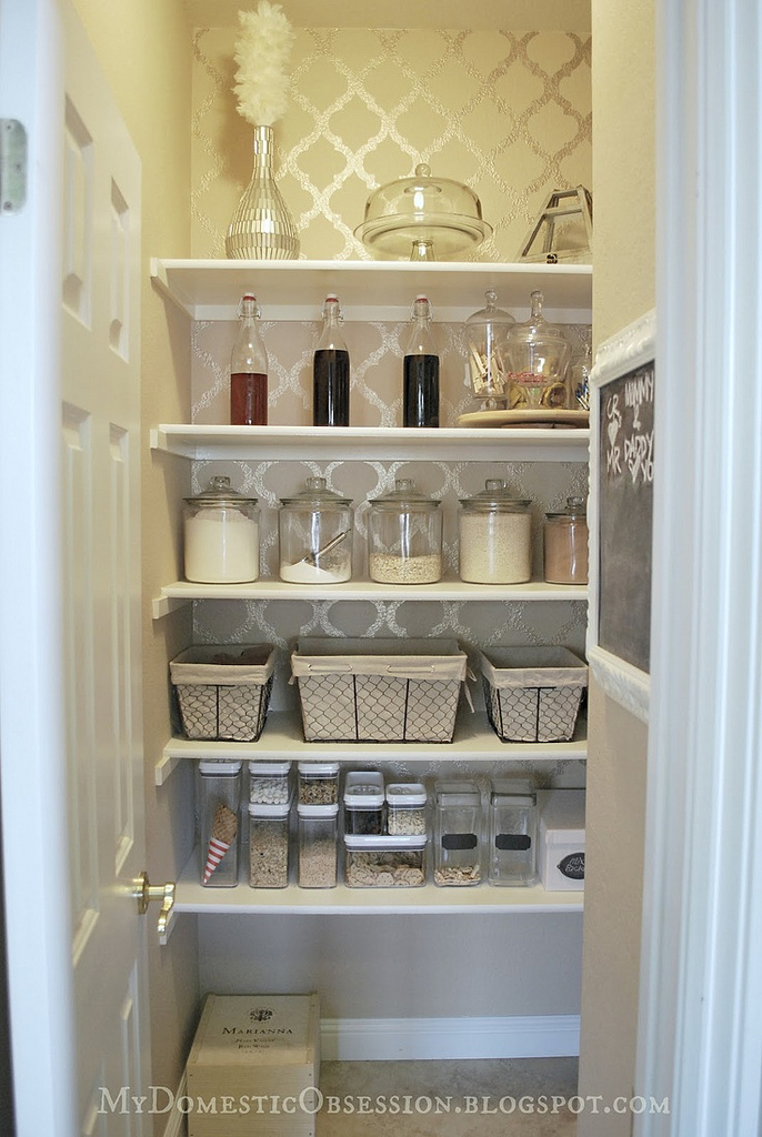 Why shouldn't your pantry be functional and stylish? { Source }