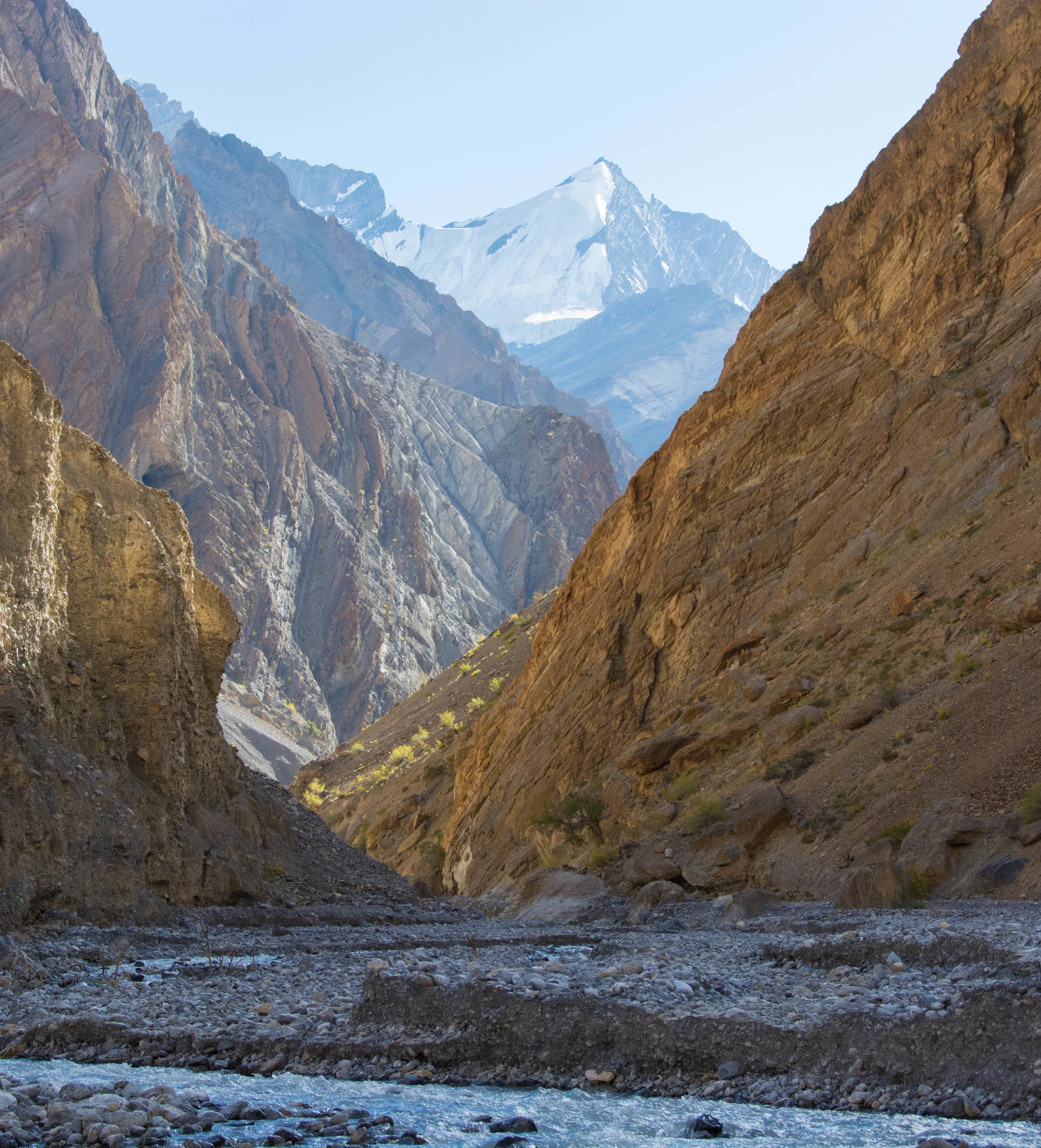 La chaîne himalayenne du Zanskar en automne 