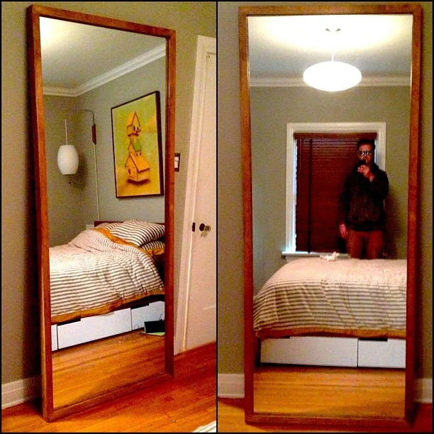 FLOOR-STANDING MIRROR