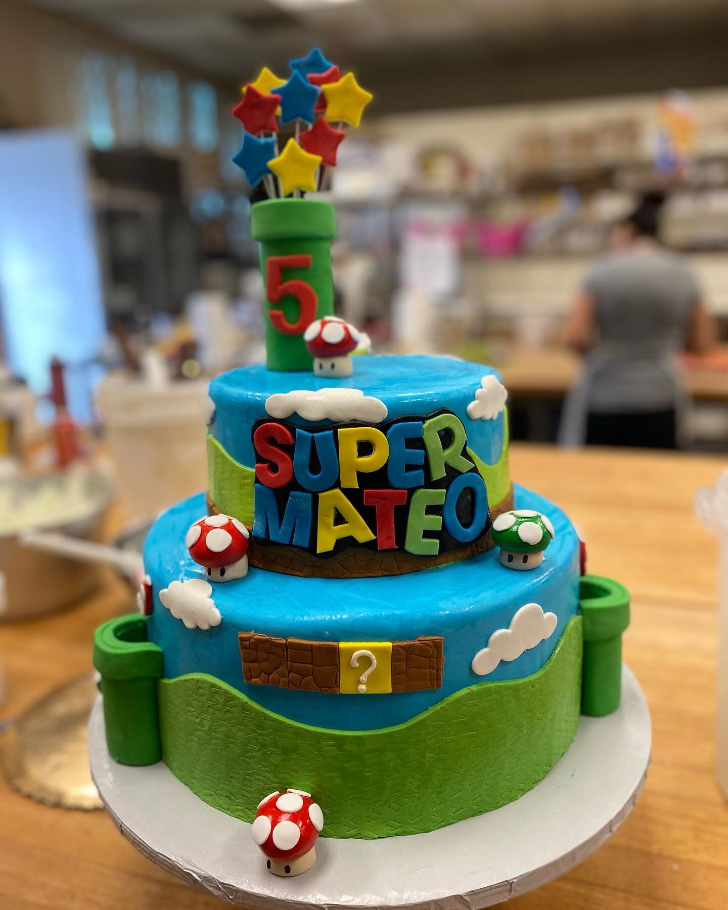 Super Mateo 🍄⭐️
Made by our head cake decorator Serigo
.
.
.
.
.
.
#birthdaycake #customcakes #rudyspastryshop #weddingcake #happybirthday #supermario #videogames #fondant #njbaker #njbakery #bloomfieldnj #specialitycakes #marioandluigi