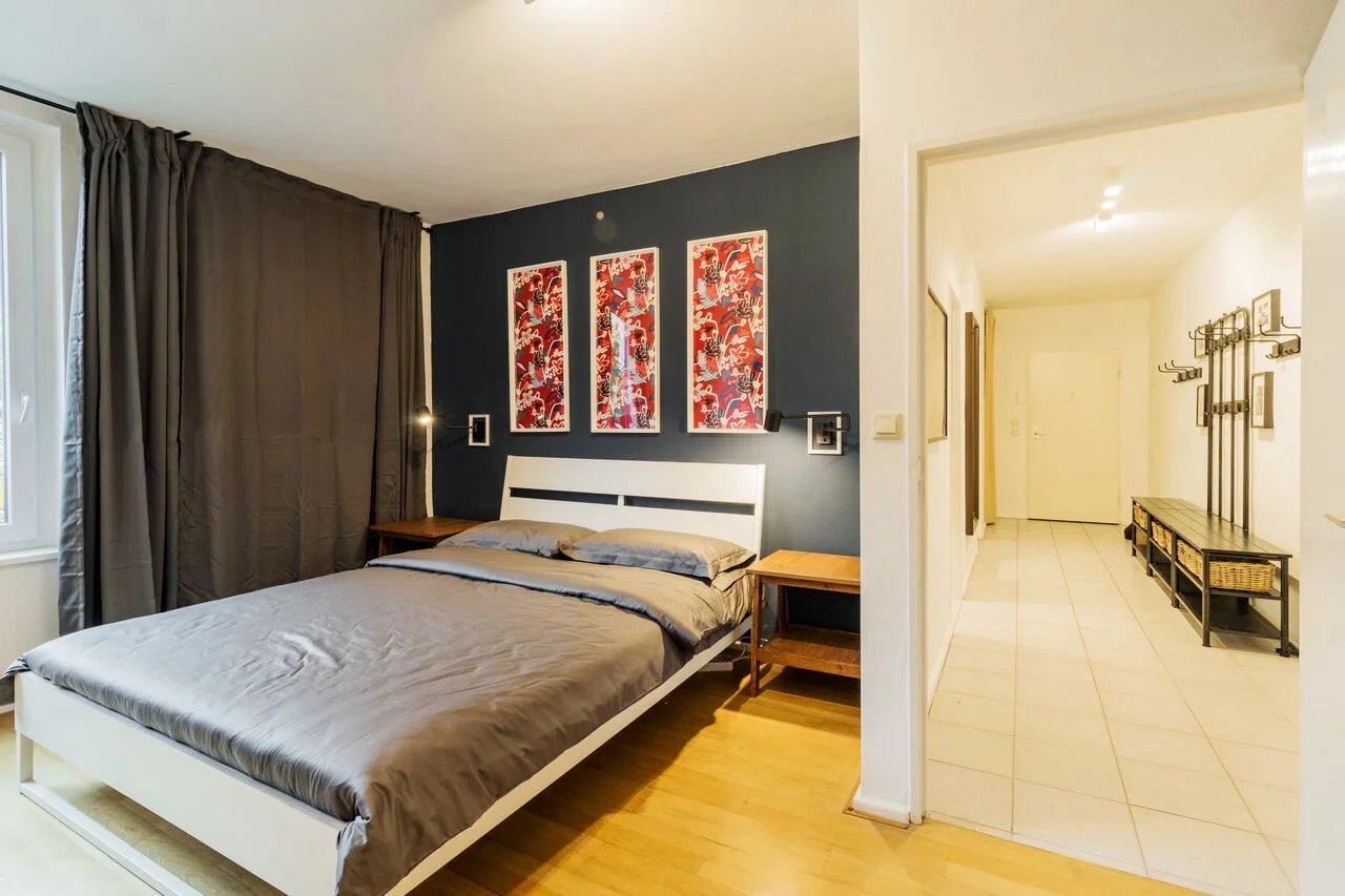 qeO4lXal-large- 2.jpg