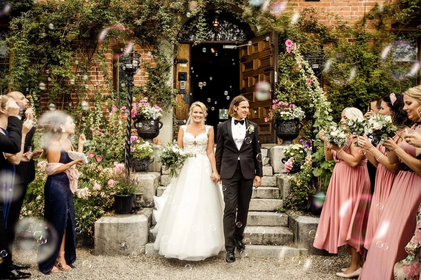 Br&ouml;llopsdag i dag 😍! 
@catsteen @rockelstadslott 
#rockelstadslott #augustibr&ouml;llop #br&ouml;llopsfotograf