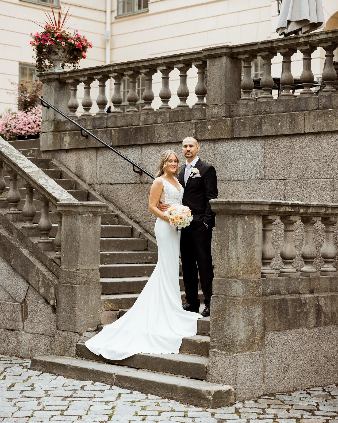 Augustibr&ouml;llop p&aring; N&auml;sby slott! Tack f&ouml;r i dag 💕!
@nasbyslott #n&auml;sbyslott #br&ouml;llopsinspiration #taby