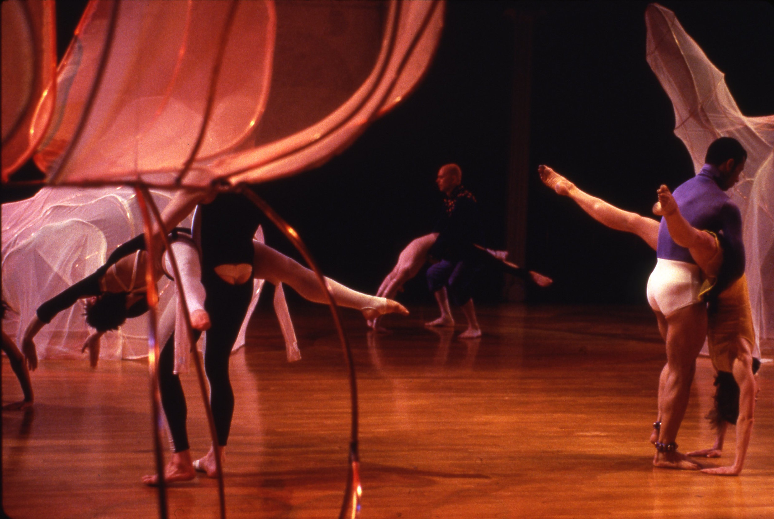 08_MimiGross_Set:CharlesAtlas,Costumes:Douglas Dunn+Dancers_%22CoccaMocca%22_1998_4of5.jpg