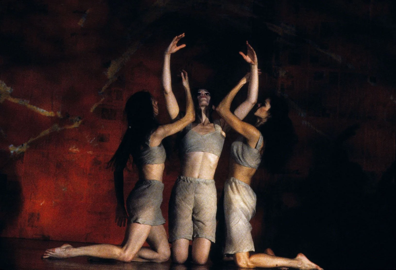 MG_Wildwood_DouglasDunn + Dancers_Performance_Photos by Beatrice Schiller_1989_1.jpg