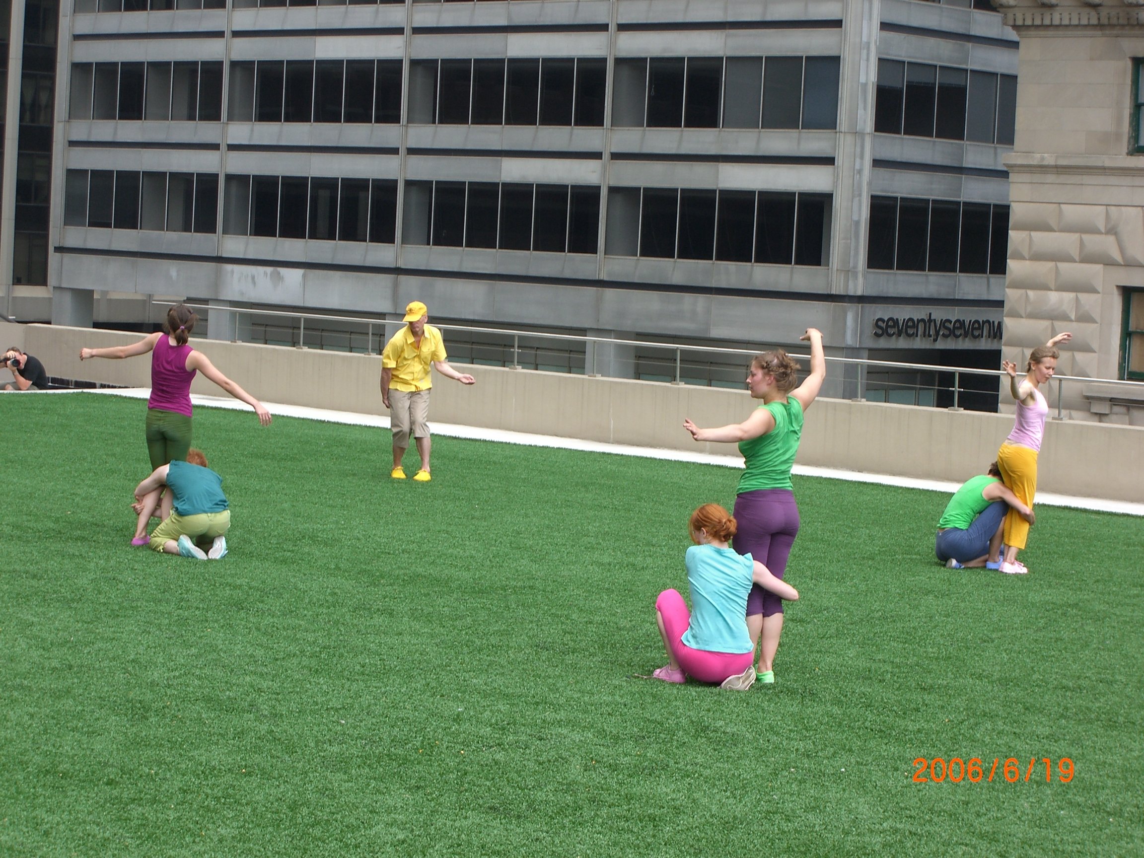 MG_Mulitple_Undo_DouglasDunn+Dancers_Performance_2006_88.JPG