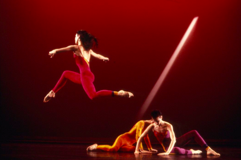 MG_ElbowRoom_DouglasDunn+Dancers_Photo_by Beatrice Schiller_1985_02.png
