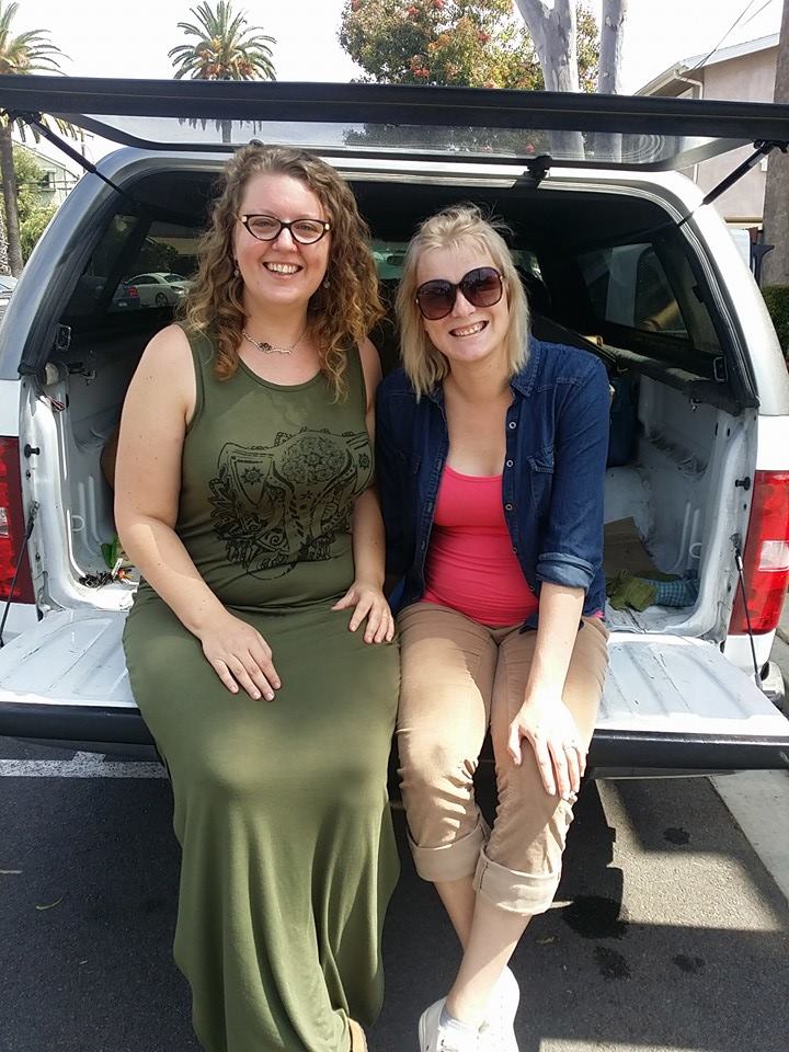 Sabrina & Lacie have the truck packed with yarn!