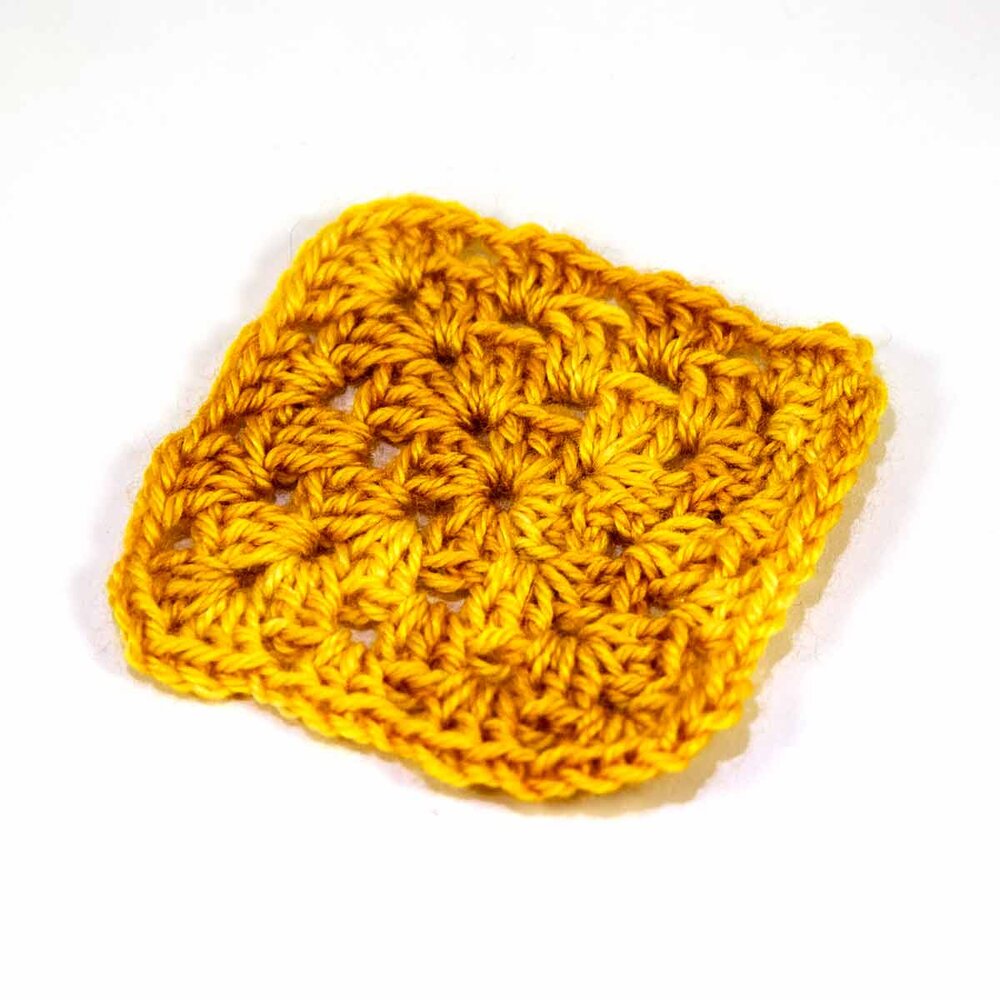 Luster in granny square motif