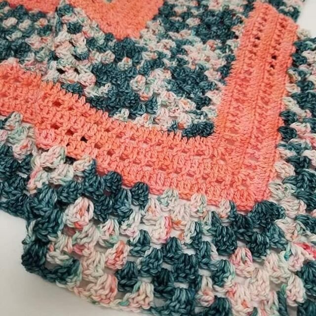 I love seeing Becca's progress with her Drive In Movie by @norichanknits.

Pattern: Drive In Movie
Designer: Noriko Ho
Yarn: Dreamy
Colorways: Jacmel &amp; Floradora

You can get your yarn for your own Drive In Movie here:
https://anzula.myshopify.co