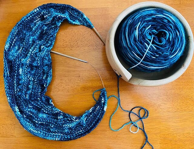 Gabby is working away on her Ruched Shawl by Noma Ndlovu.

Yarn: 2 skeins of Squishy 
Colorway: Blue Lagoon 
Designer Noma Ndlovu @ndlovu_noma
Pattern: Ruched Shawl 
25% of retail sales and 10% of wholesale sales will be donated to @ambertamm and her