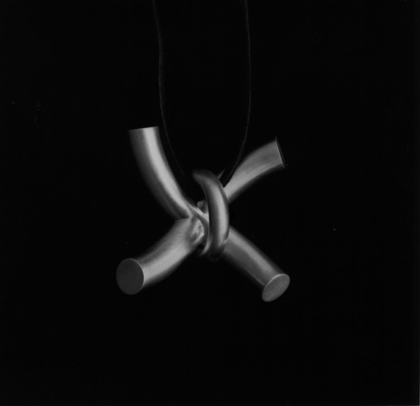 02_Corpus_necklace2.jpg