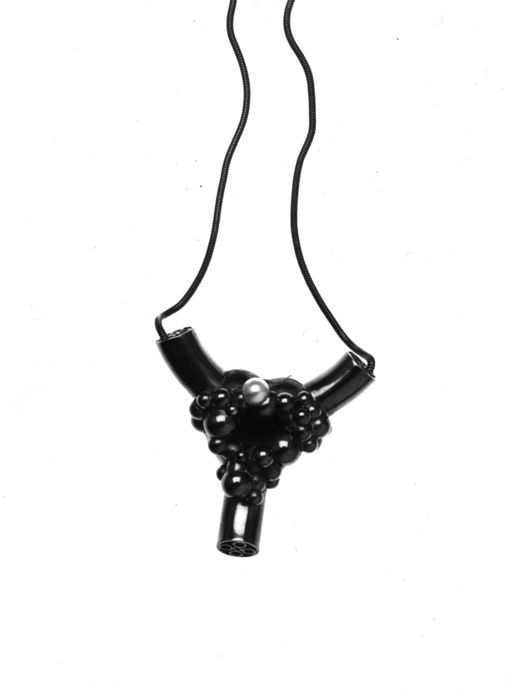 05_MementoMori_Heart_necklace.jpg