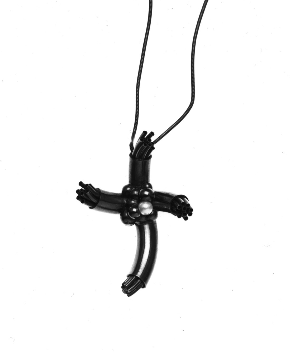 06_MementoMori_Cross_necklace.jpg
