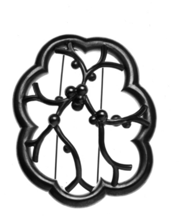 08_MementoMori_Node_brooch.jpg