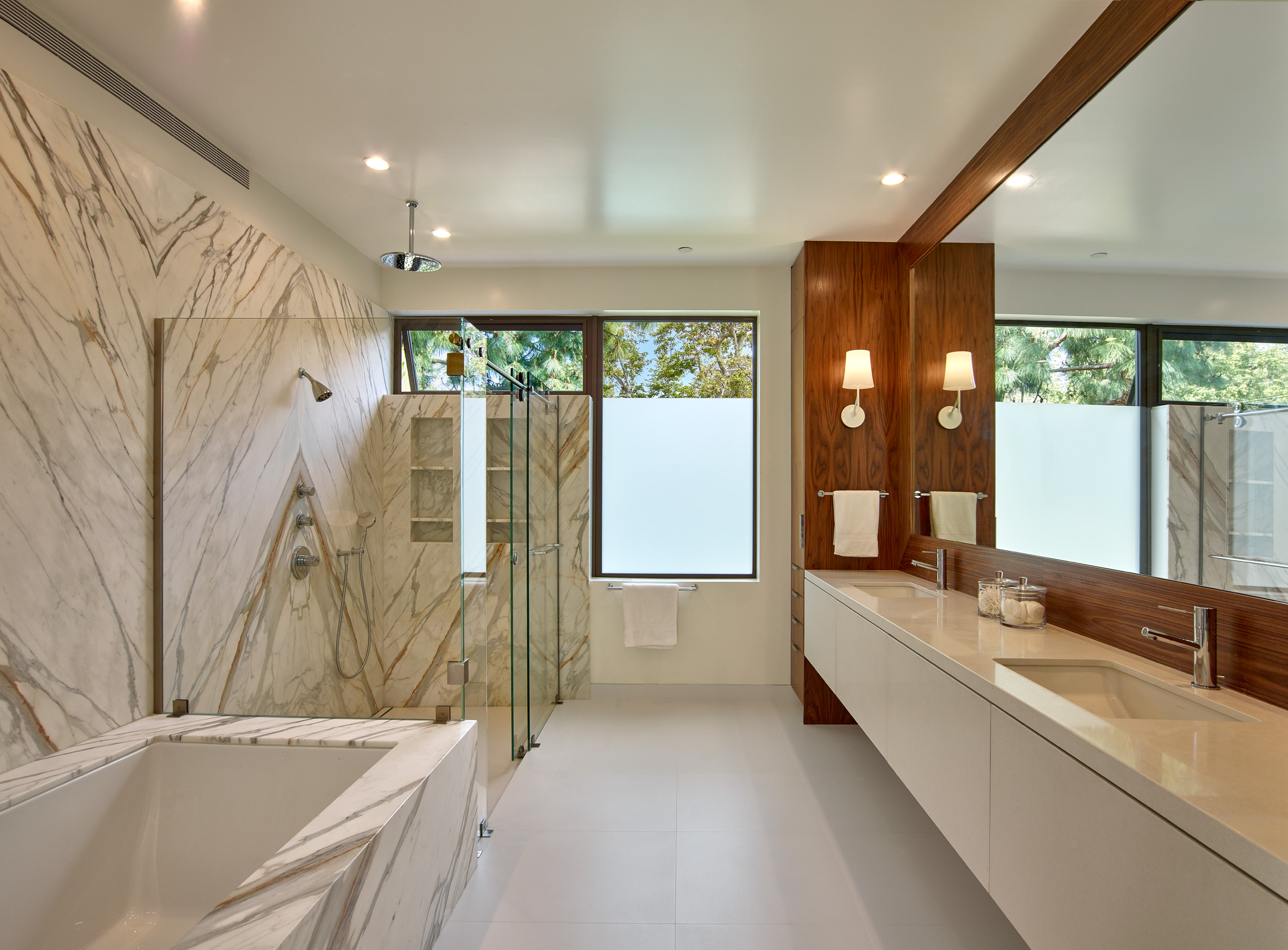 Mandeville house - Master bath
