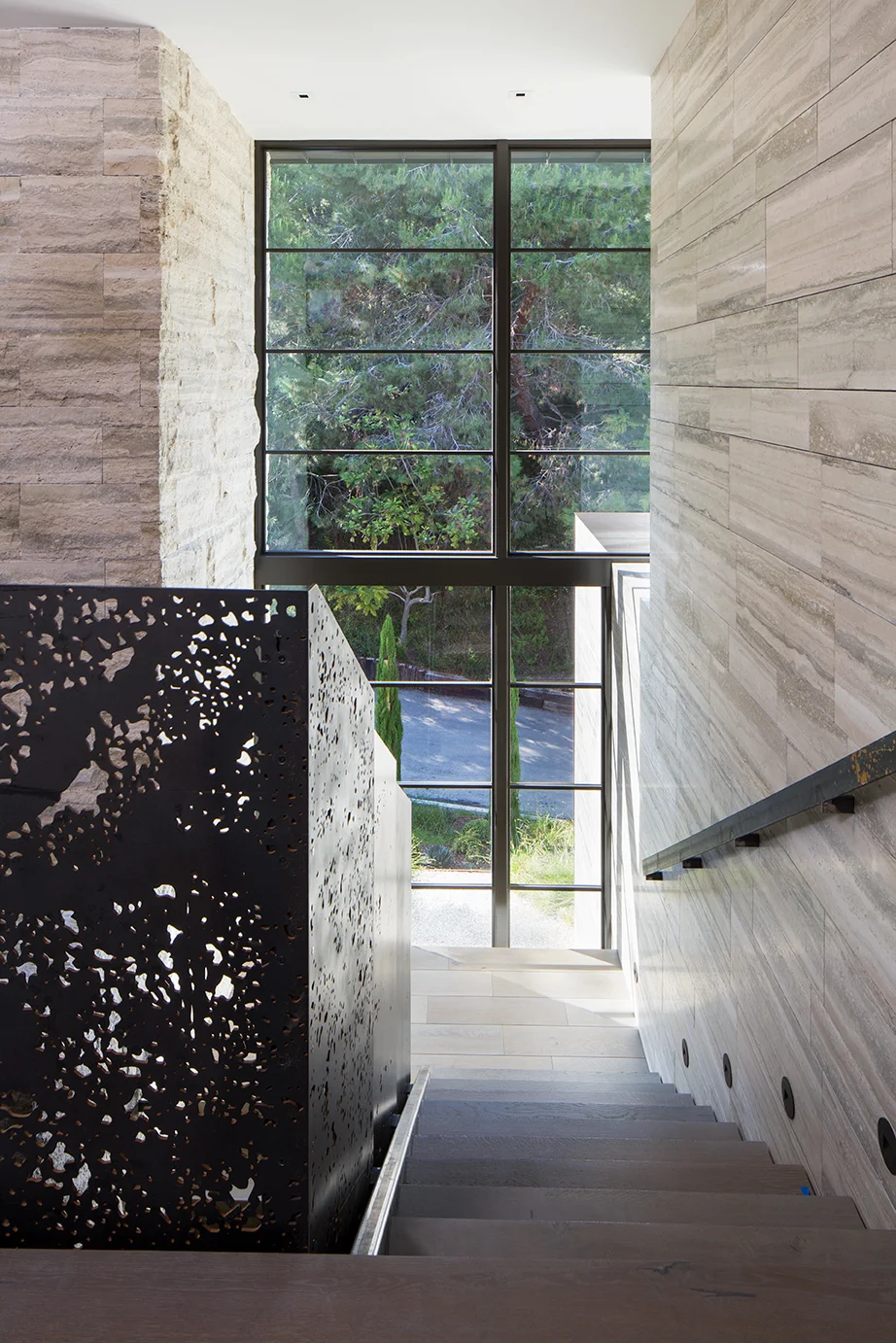 DunsmuirInstituteArchitects_Mandeville_MeghanBobPhoto_EntryStairs_WEB.jpg