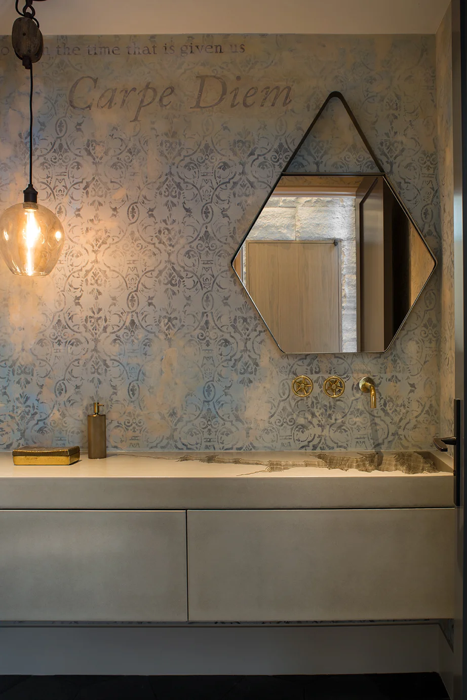 DunsmuirInstituteArchitects_Mandeville_MeghanBobPhoto_PowderRoom_WEB.jpg