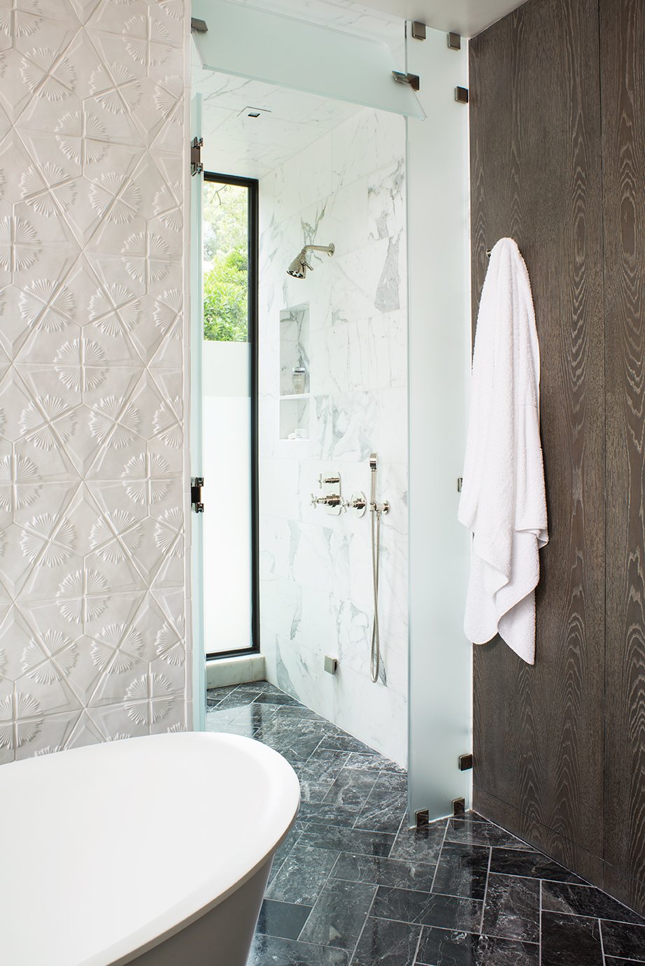 DunsmuirInstituteArchitects_Mandeville_MeghanBobPhoto_MasterBathShower_WEB.jpg