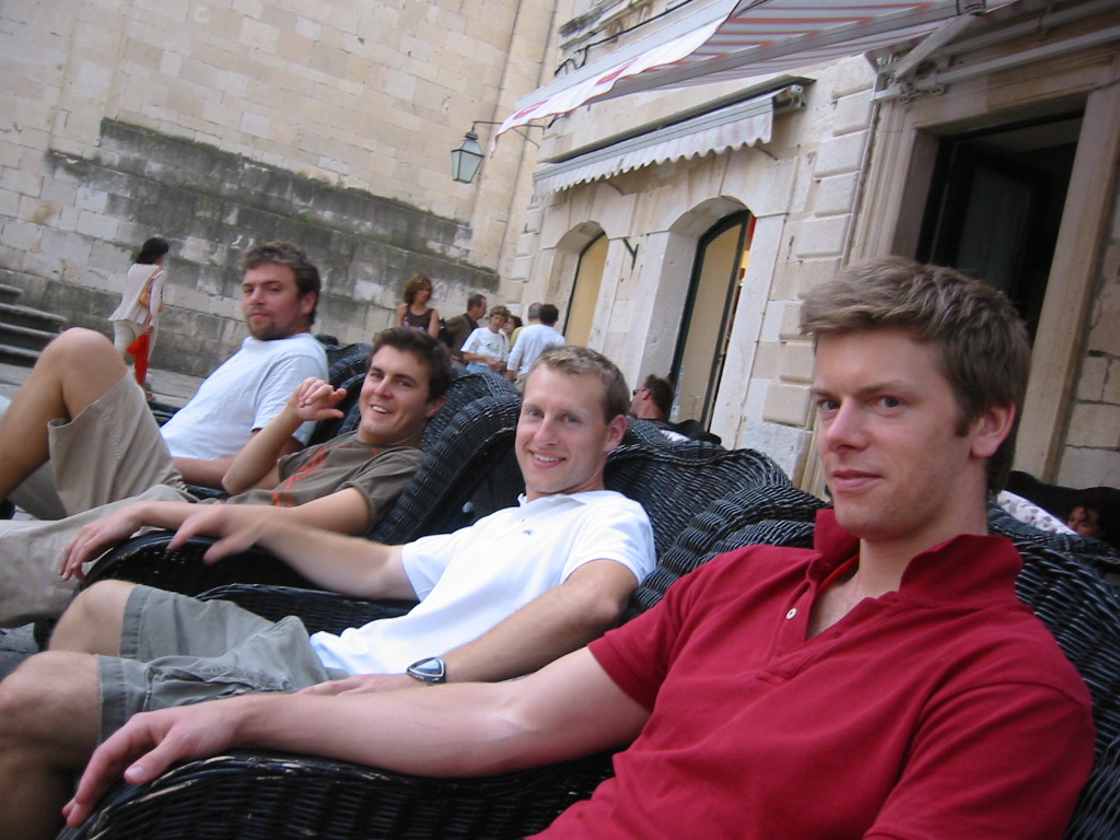 107-0795_IMG