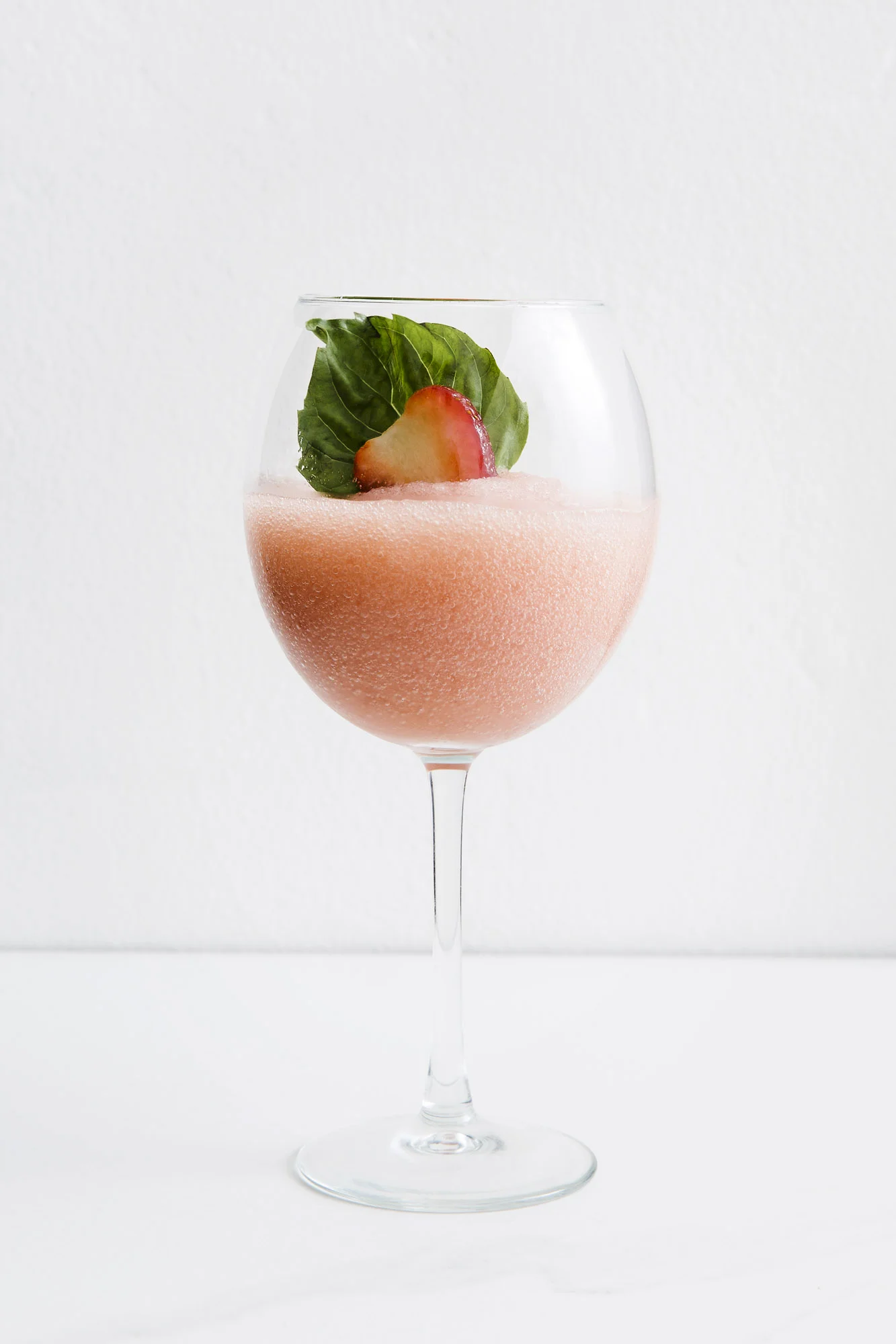 FROSE´ 2 oz Rose 1 oz Chareau 3/4 oz Lime juice 1/2 oz Simple Syrup 2-3 Strawberries Add all ingredients to blender with 1 cup of Ice. Blend and serve with Fresh strawberry garnish.