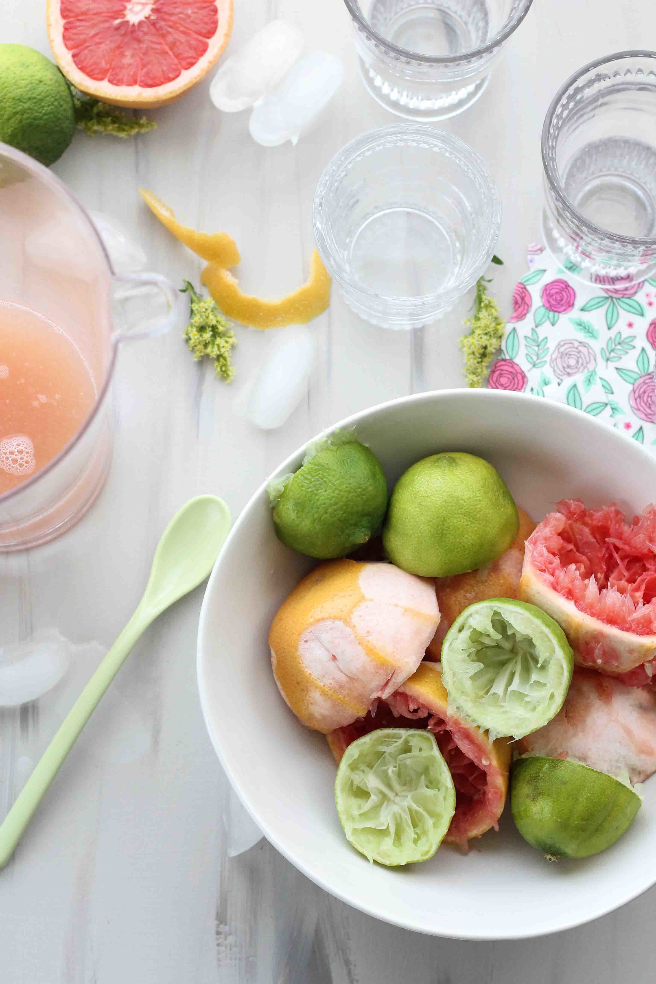 This sparkling grapefruit limeade is the perfect way to celebrate the return of spring! [ www.pedanticfoodie.com ]