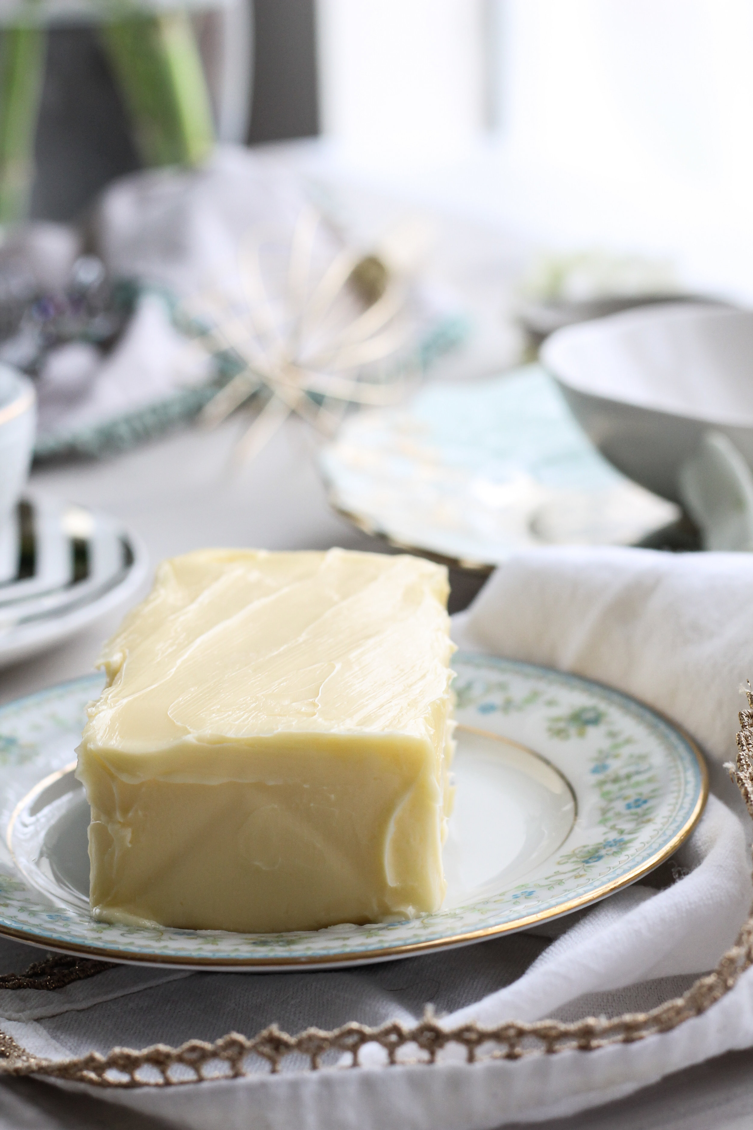 How to make a classic swiss meringue buttercream. [ www.pedanticfoodie.com ]