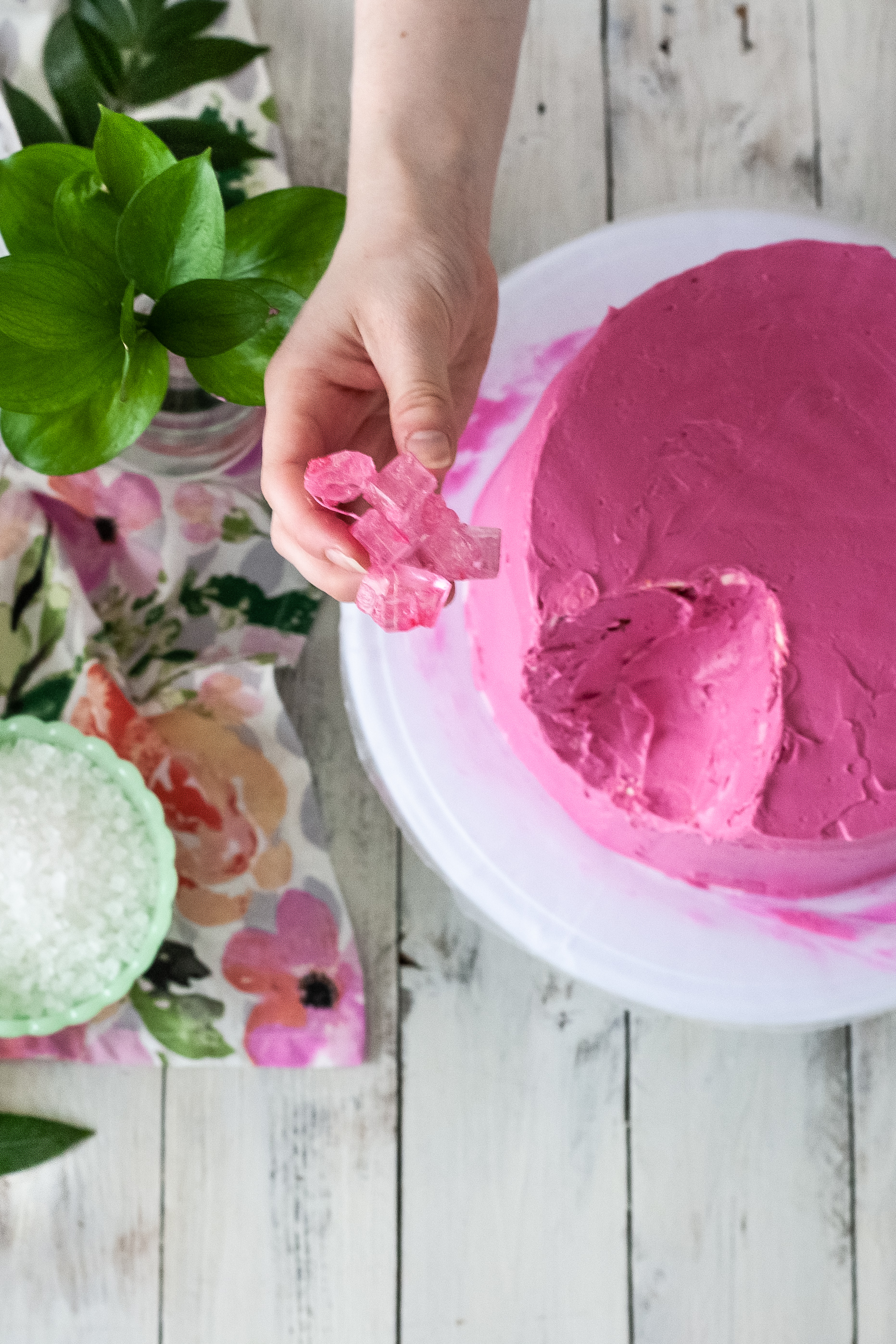 An approachable, step-by-step guide to making your own gorgeous geode cake at home! [ www.pedanticfoodie.com ]