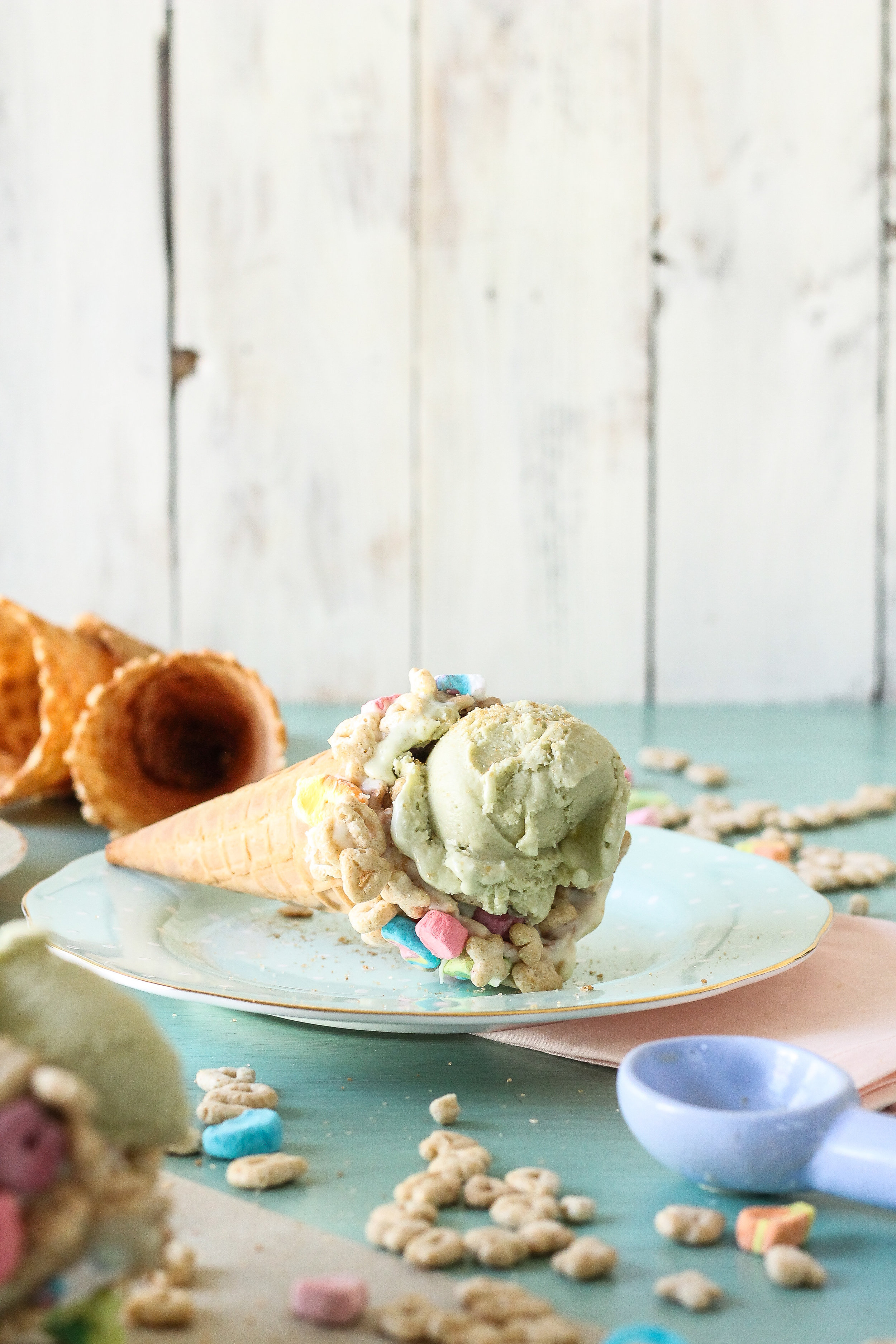 Saint Patrick's Day is looking prettier than ever with this Lucky Charms Ice Cream!  Find the recipe and many more on www.pedanticfoodie.com!!