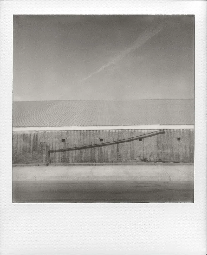 PolaroidDiagonalLine.jpg