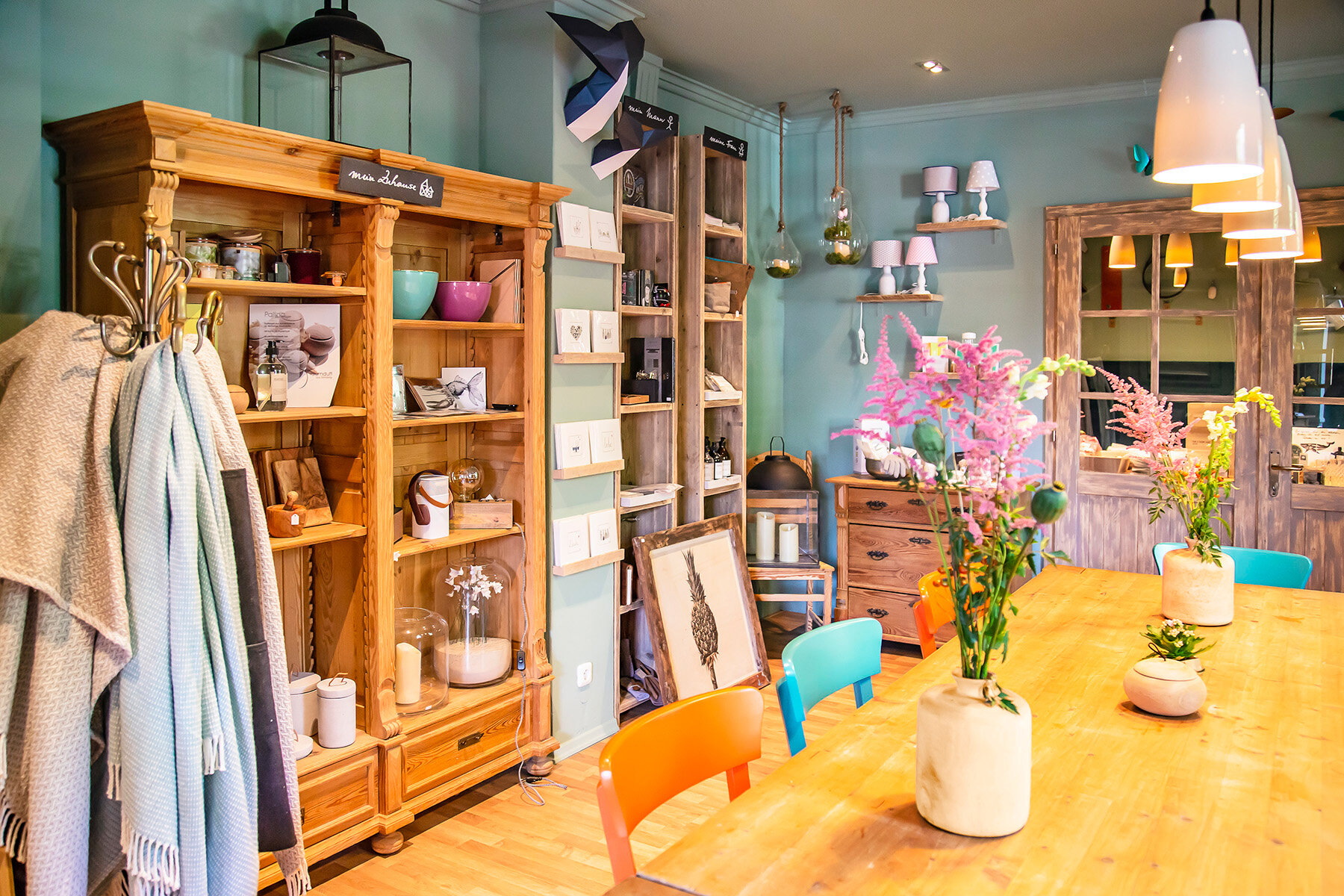 Hauptsache Meins : Interior Shots