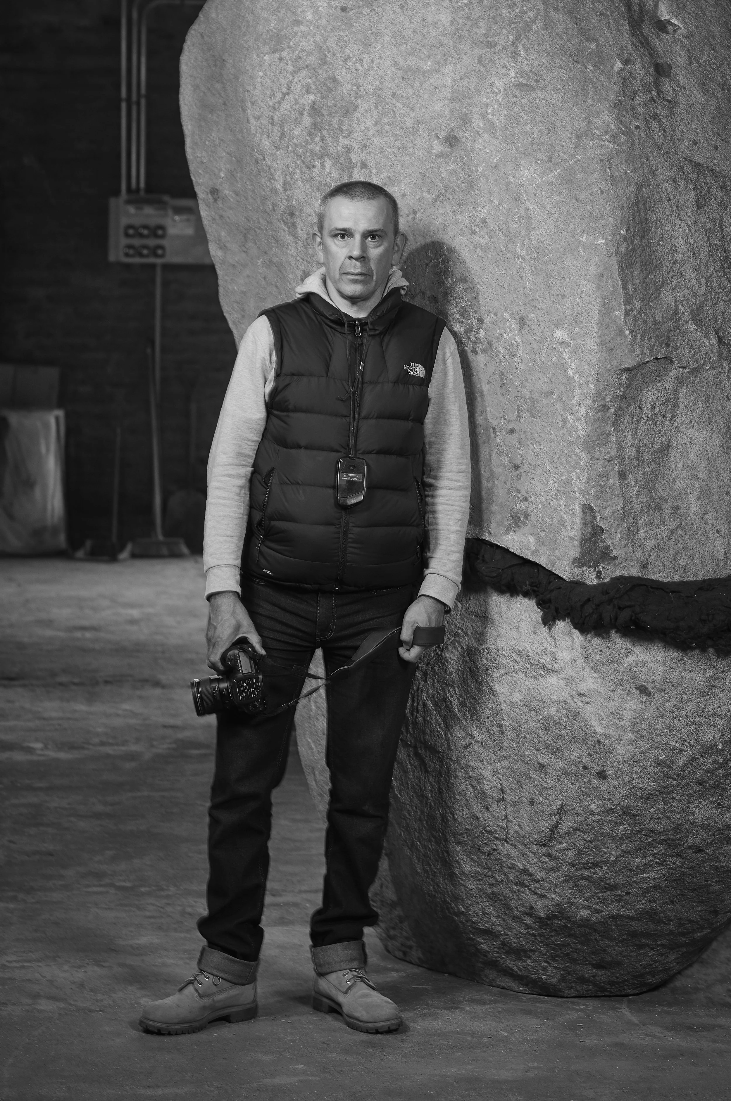 Roger Richards Roger has over 10 years experience in the industry, working in most aspects of it, especially automotive photography and film and TV posters. He is very experienced in lighting, digi and as a gaffer. He works regularly with many world renowned photographers, including Sir Don McCullin and Jim Fiscus, and has travelled to almost every corner of the globe with them, and others. When not working, Roger loves cycling, snowboarding and going to gigs!
