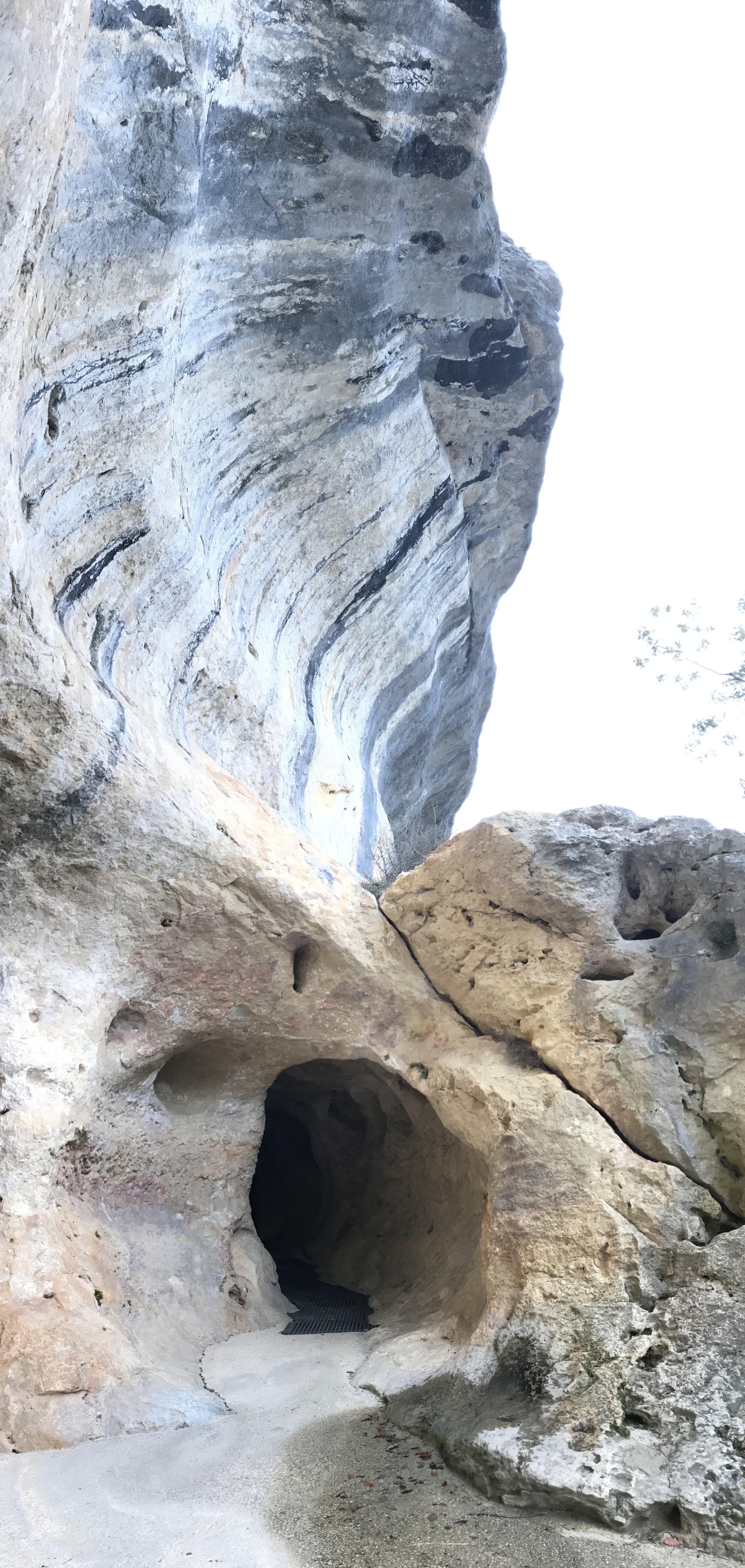 Entry to Grotte de Font de Gaume