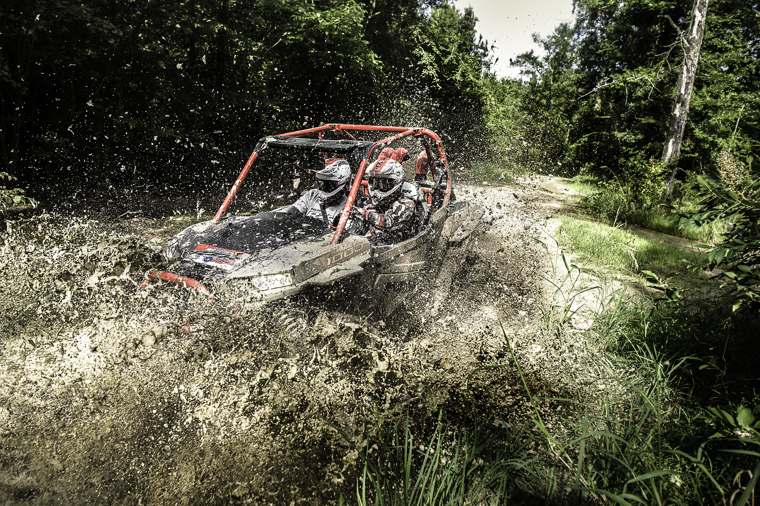 2016-rzr-xp-1000-eps-highlifter-edition-titanium-matte-metallic-SIX6062_1911 - High Res.png