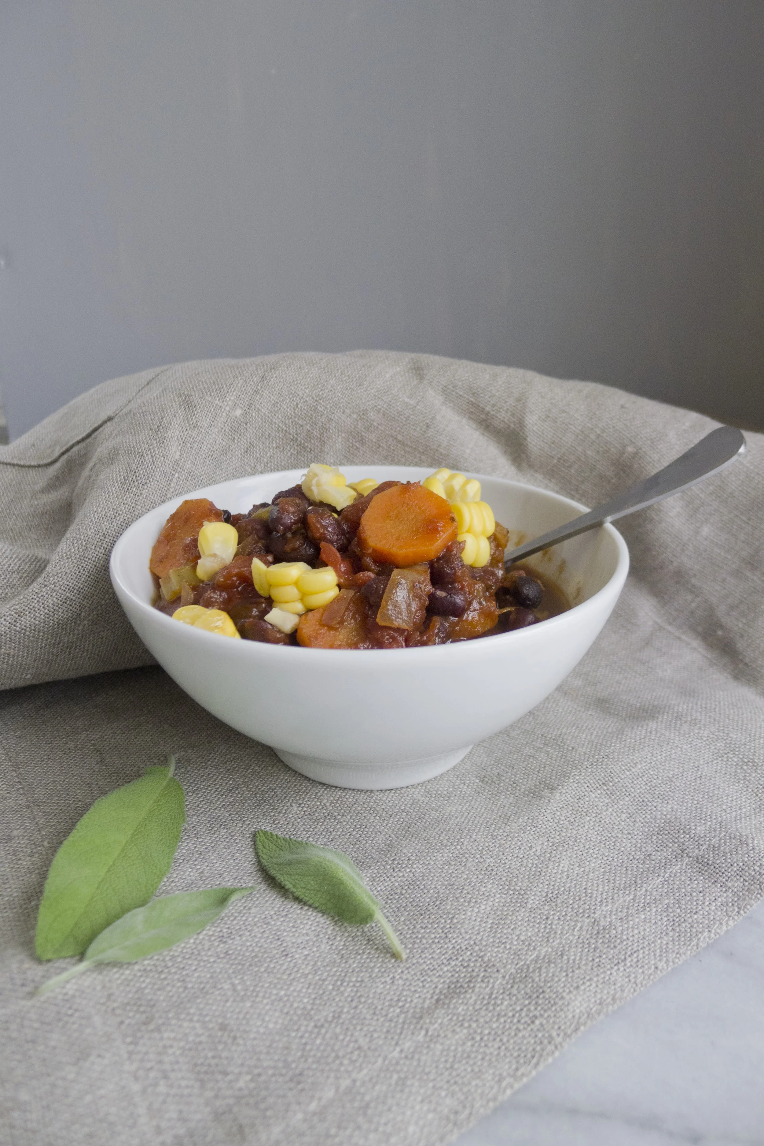 vegan winter black bean chili with fruit based sauce 