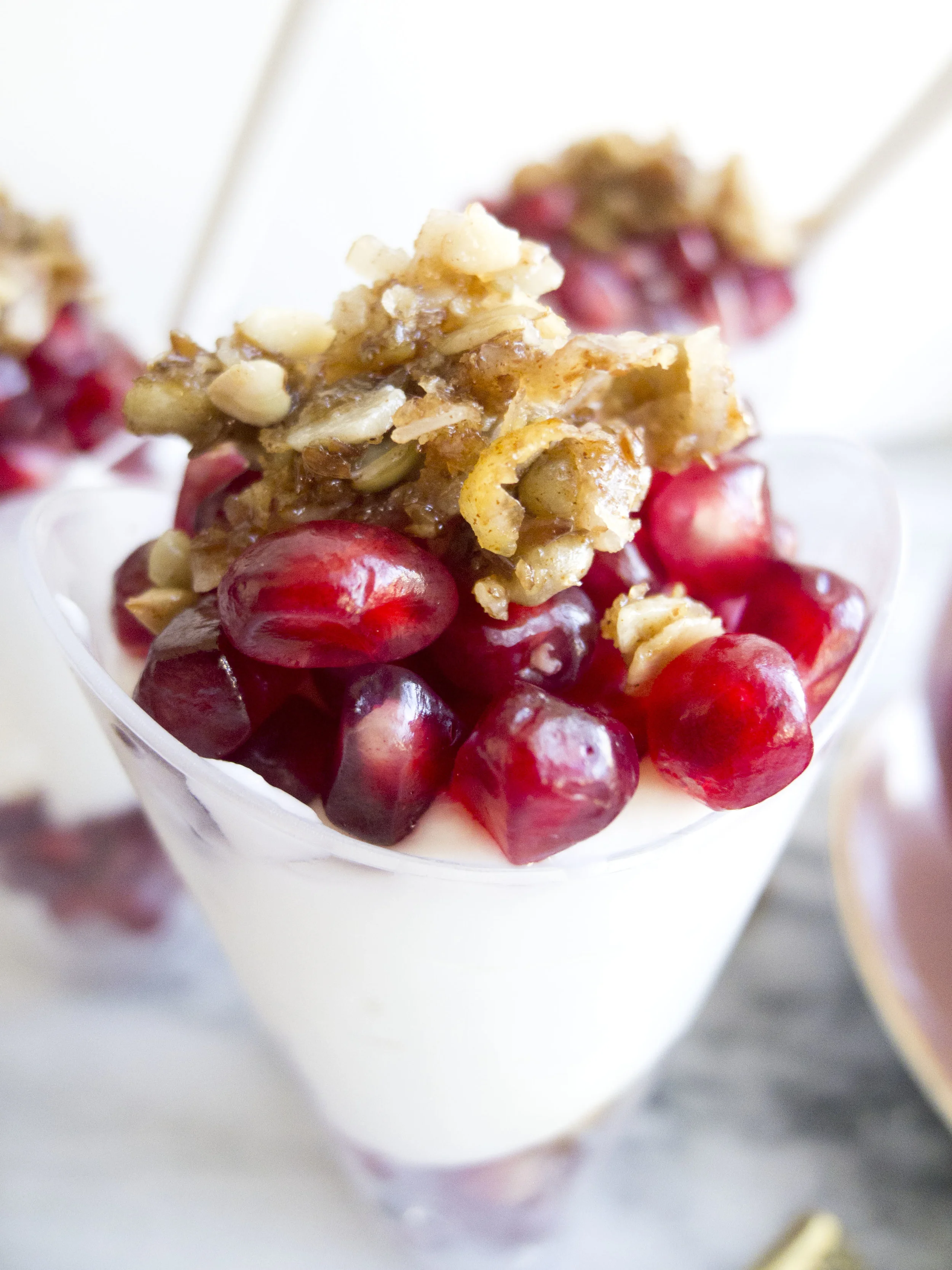 healthy party pomegranate greek yogurt parfaits 