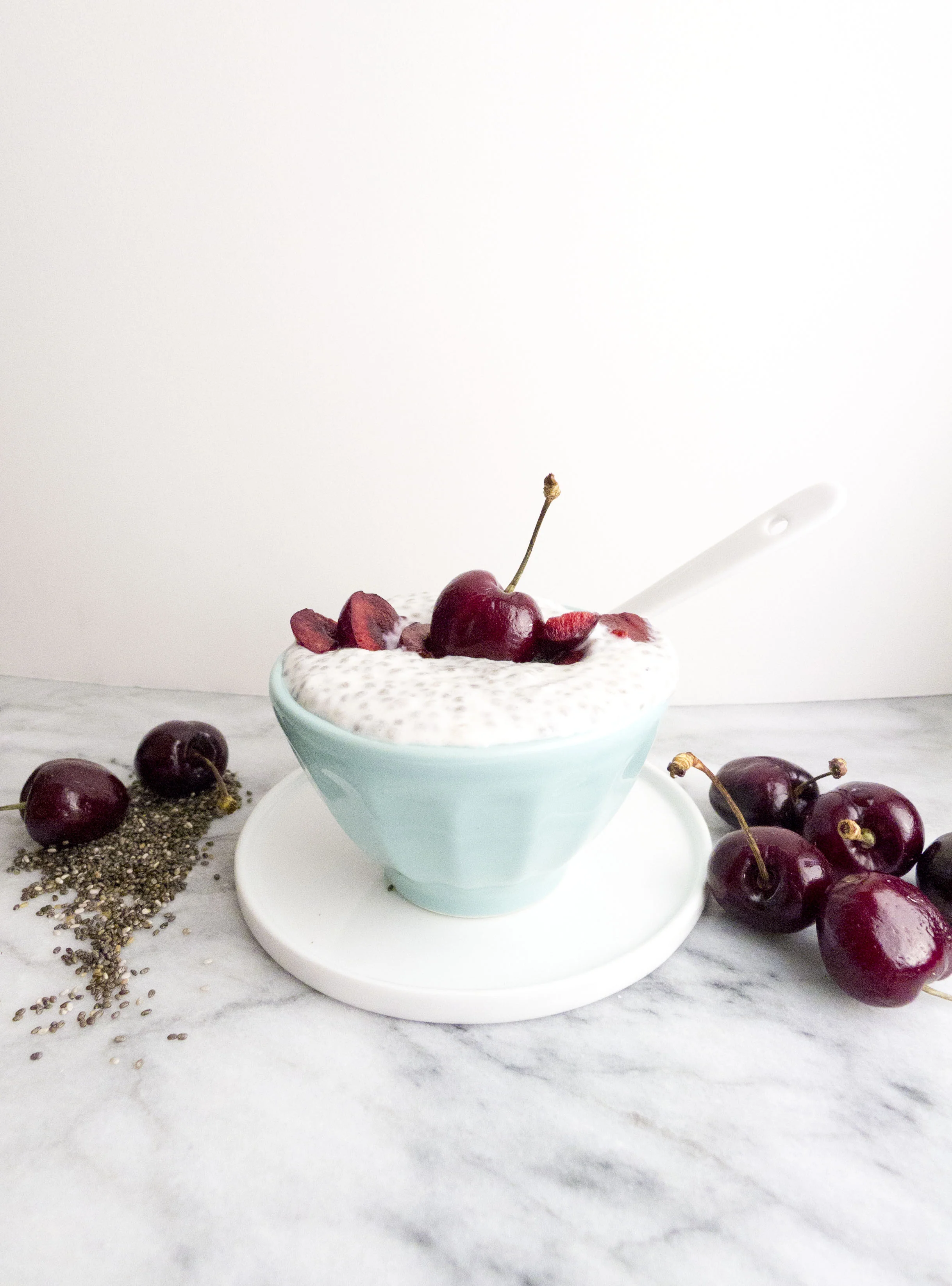 almond cherry chia seed pudding 