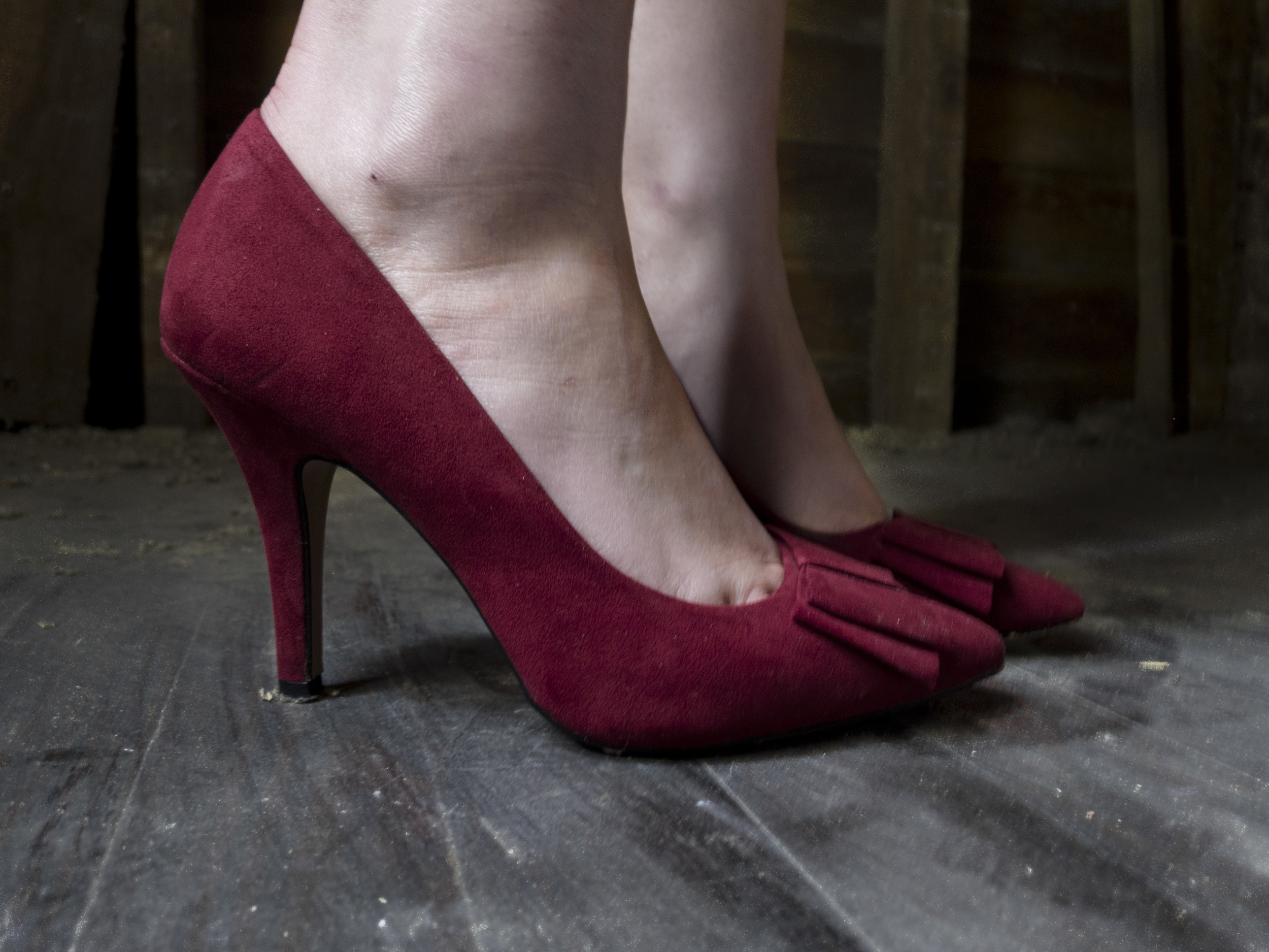 red bow shoes 