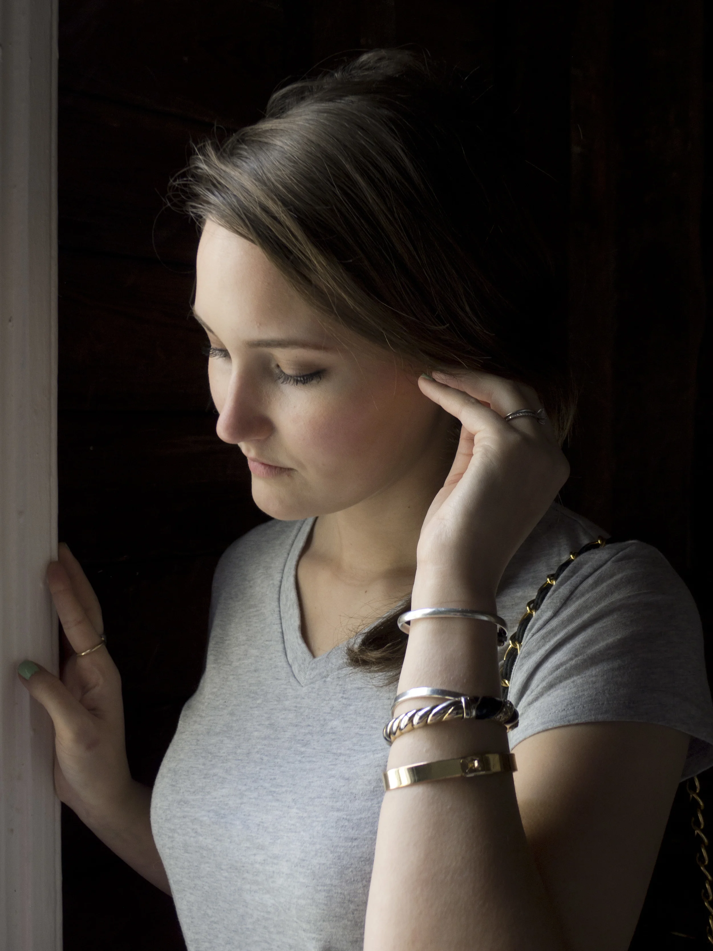 outfit post: black sequin skirt/ tshirt 