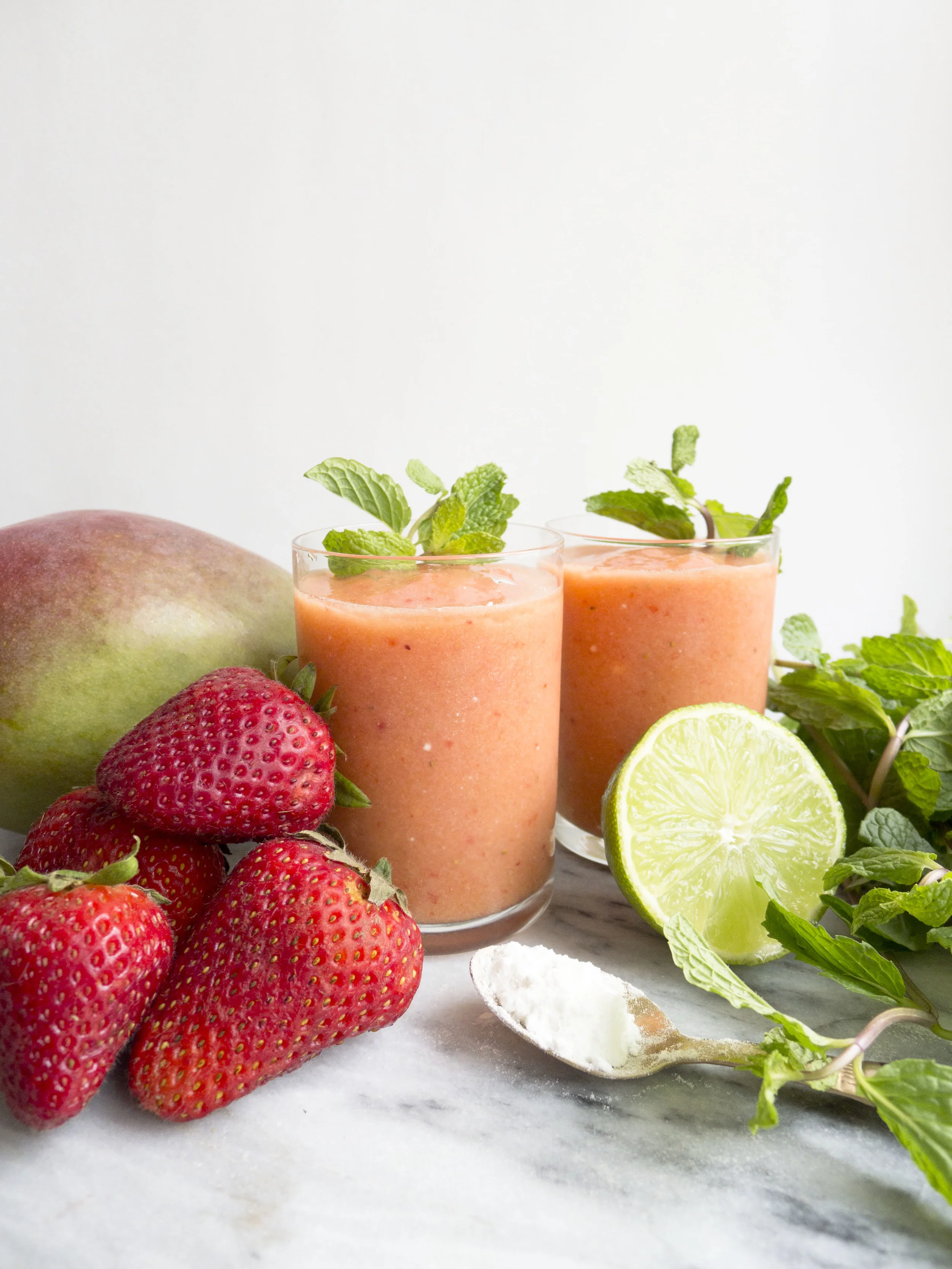 Beauty Booster Smoothie: Mango Strawberry