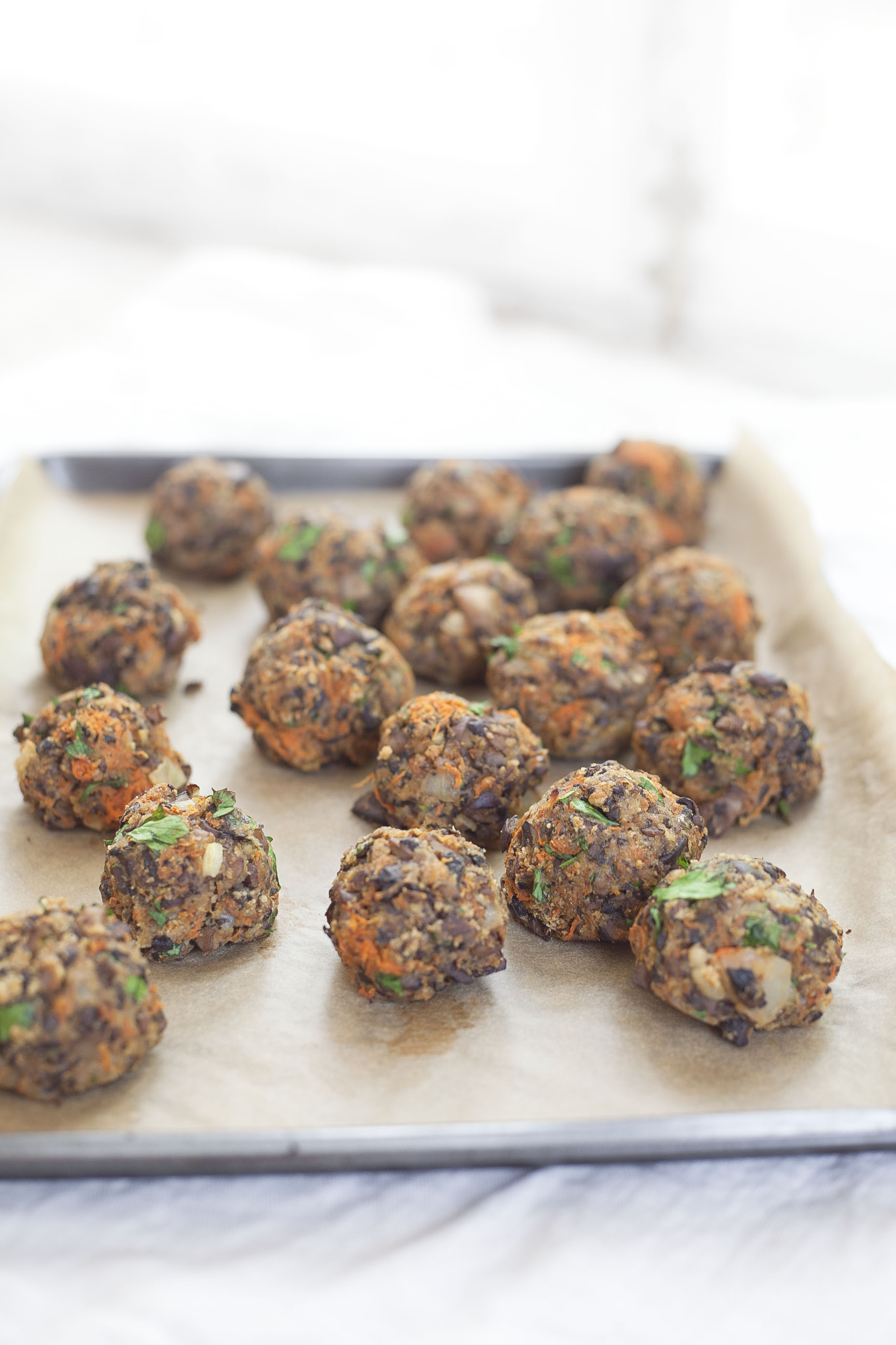 Healthy Hostess: Vegetarian Mushroom Meatballs 