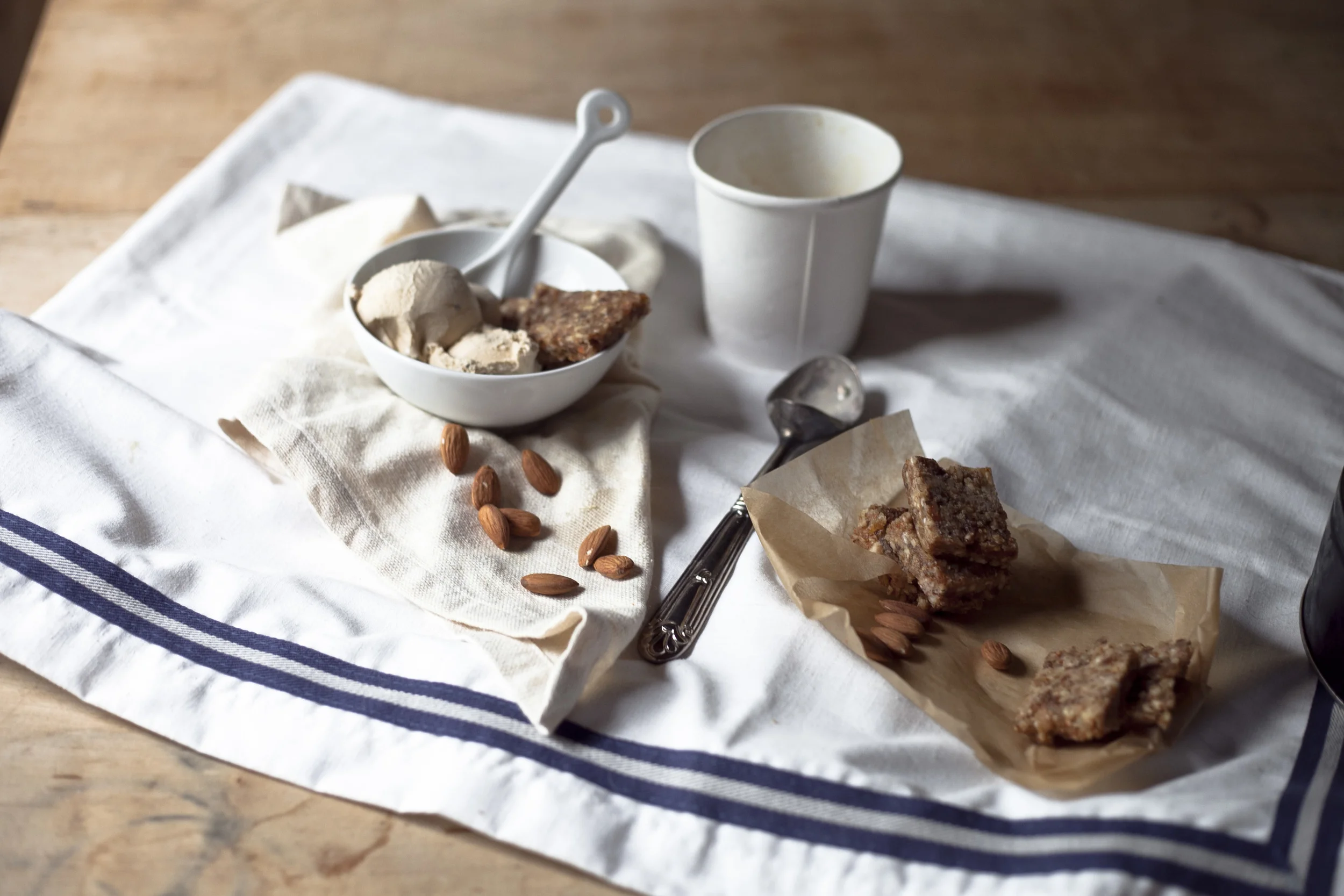 Cinnamon Sea Salt Energy Date Bars 