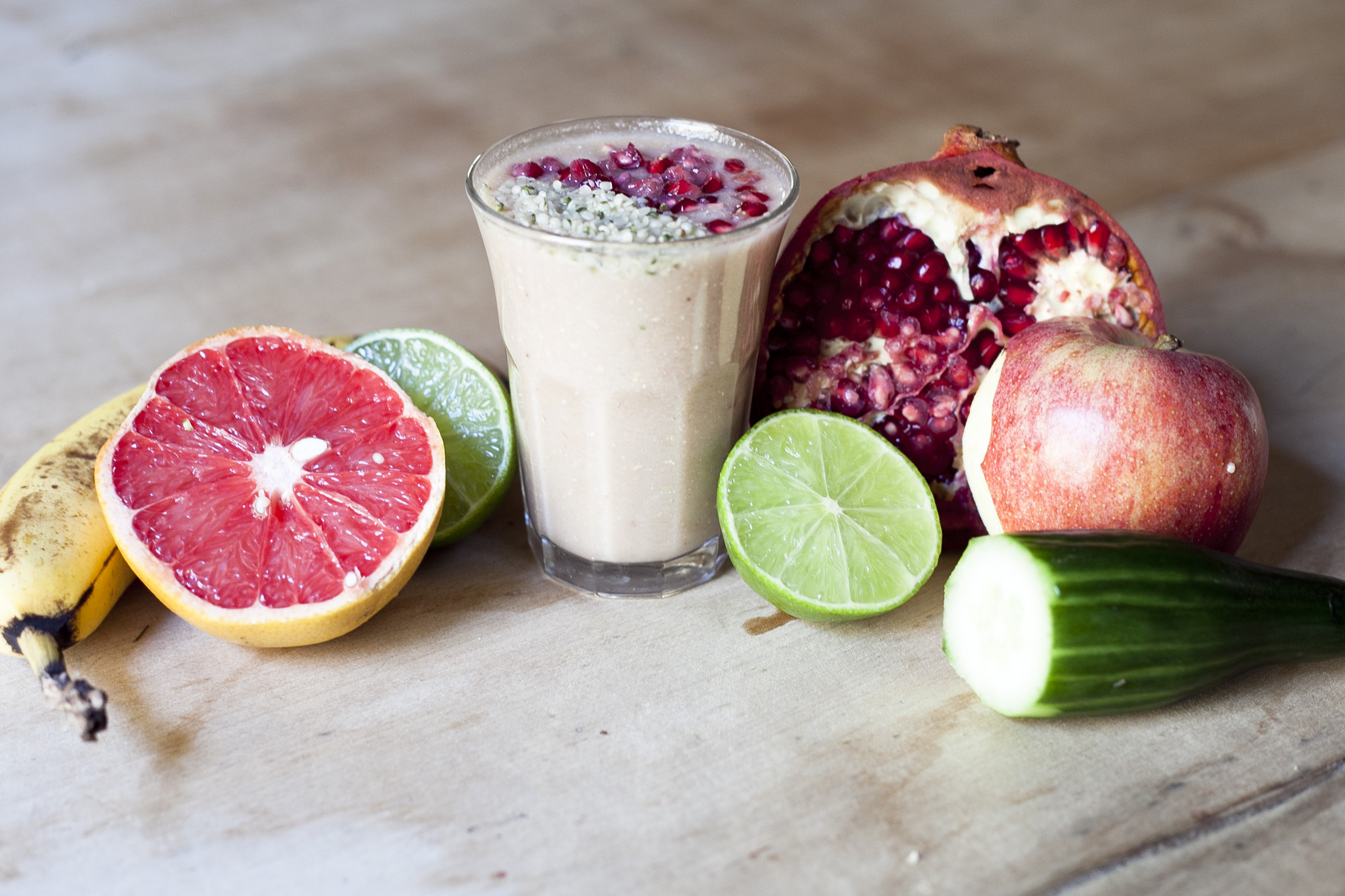 Beauty Booster Smoothie: Banana Pomegranate