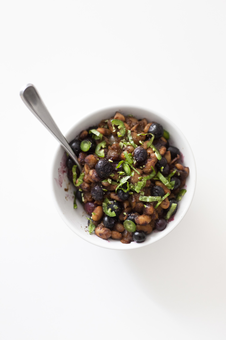 Healthy & Fast Blueberry BBQ Baked Beans