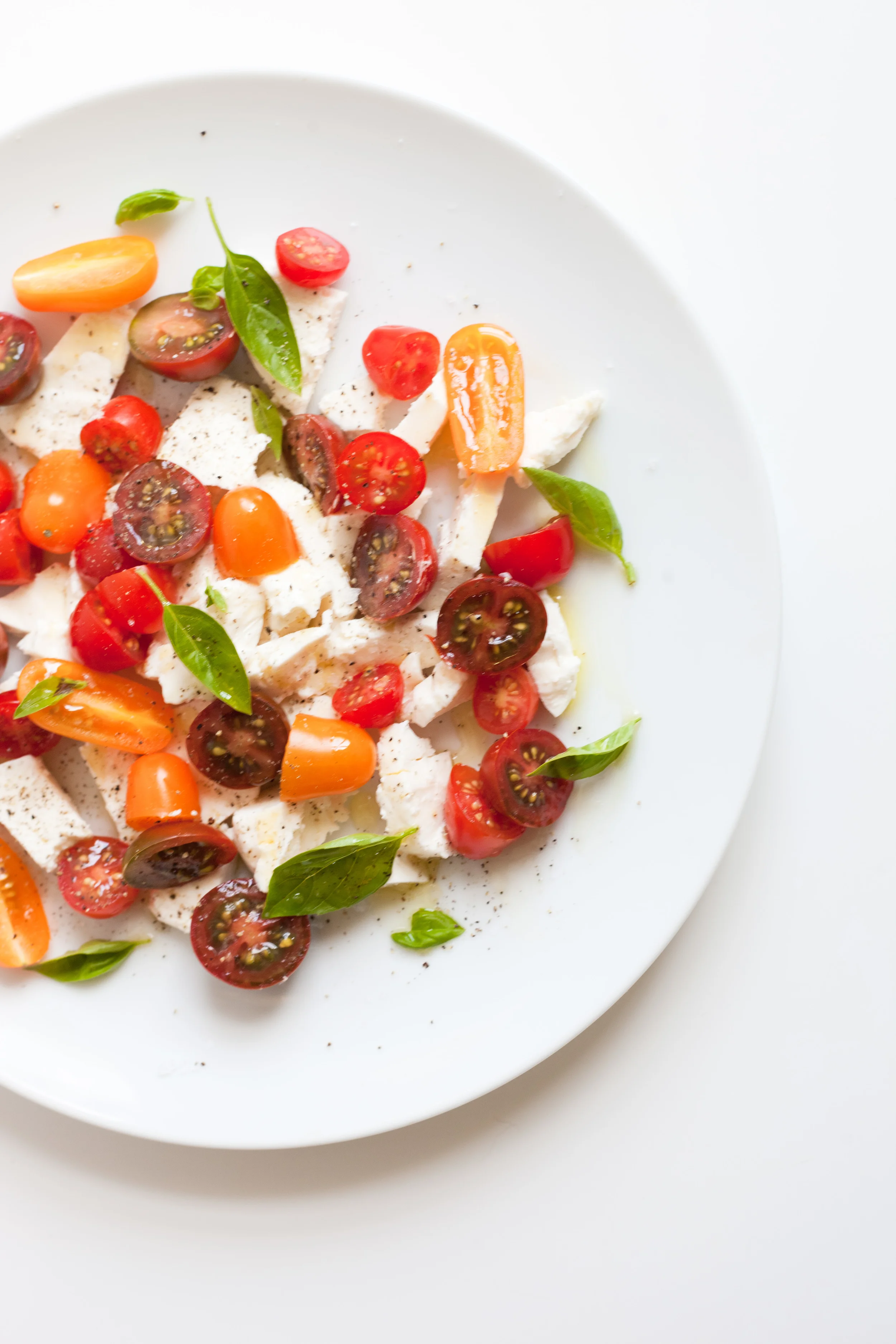 Simple Southern Summer Tomato Mozzarella Salad — OhCarlene