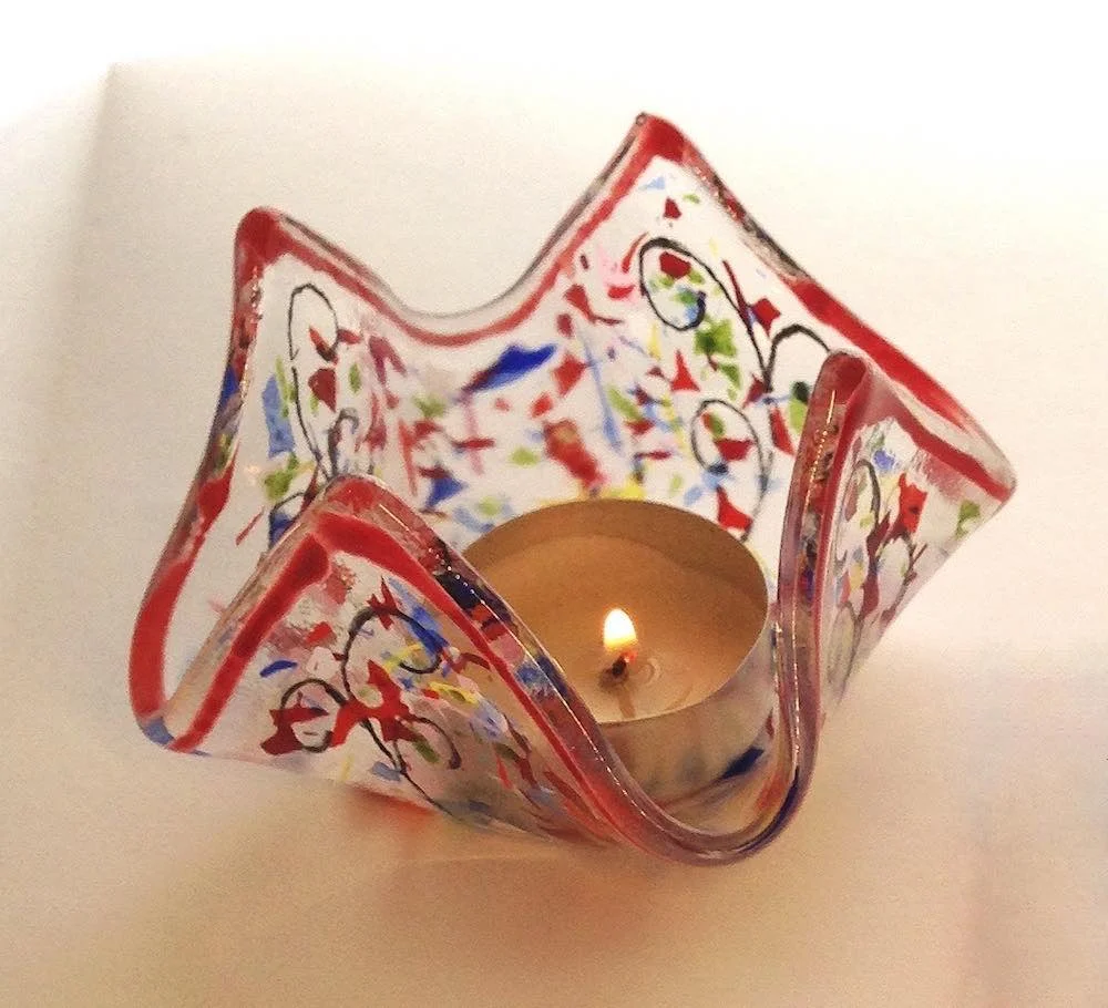Patterned tea light holder